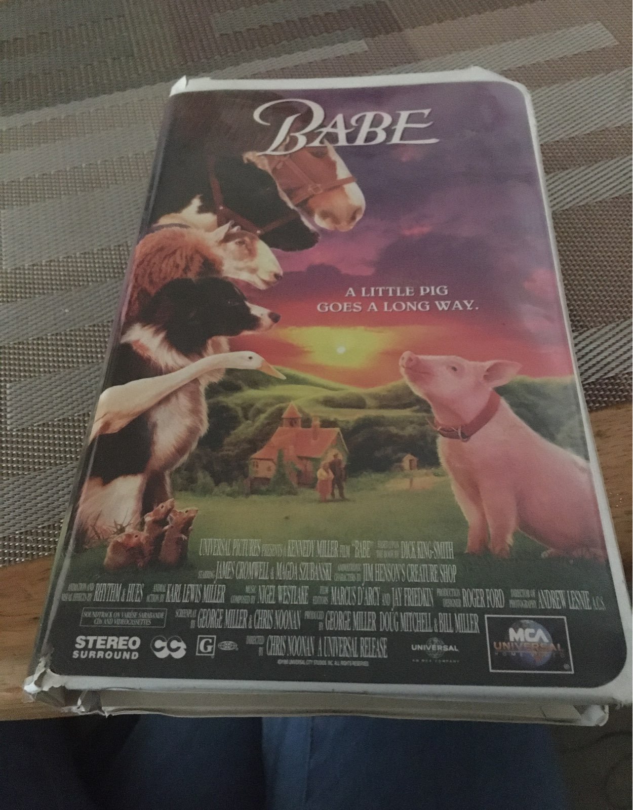 Babe (MCA UNIVERSAL HOME VIDEO)
