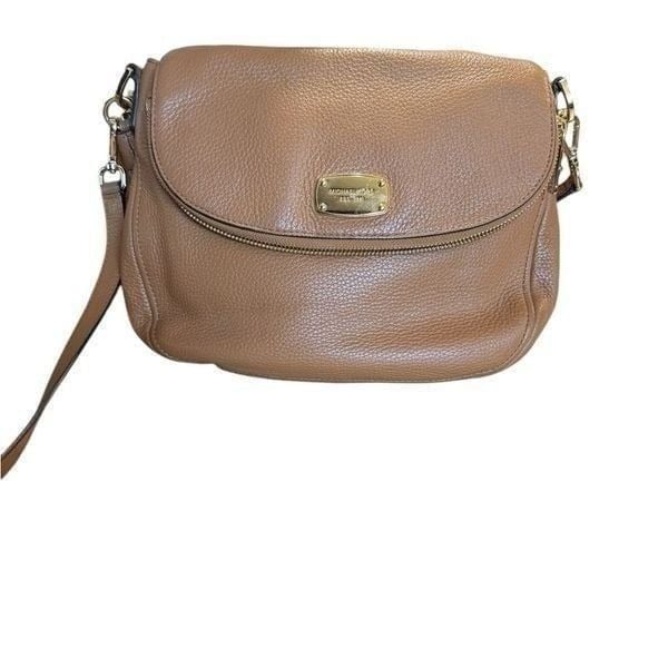 Michael Michael Kors Brown purse of gold trim