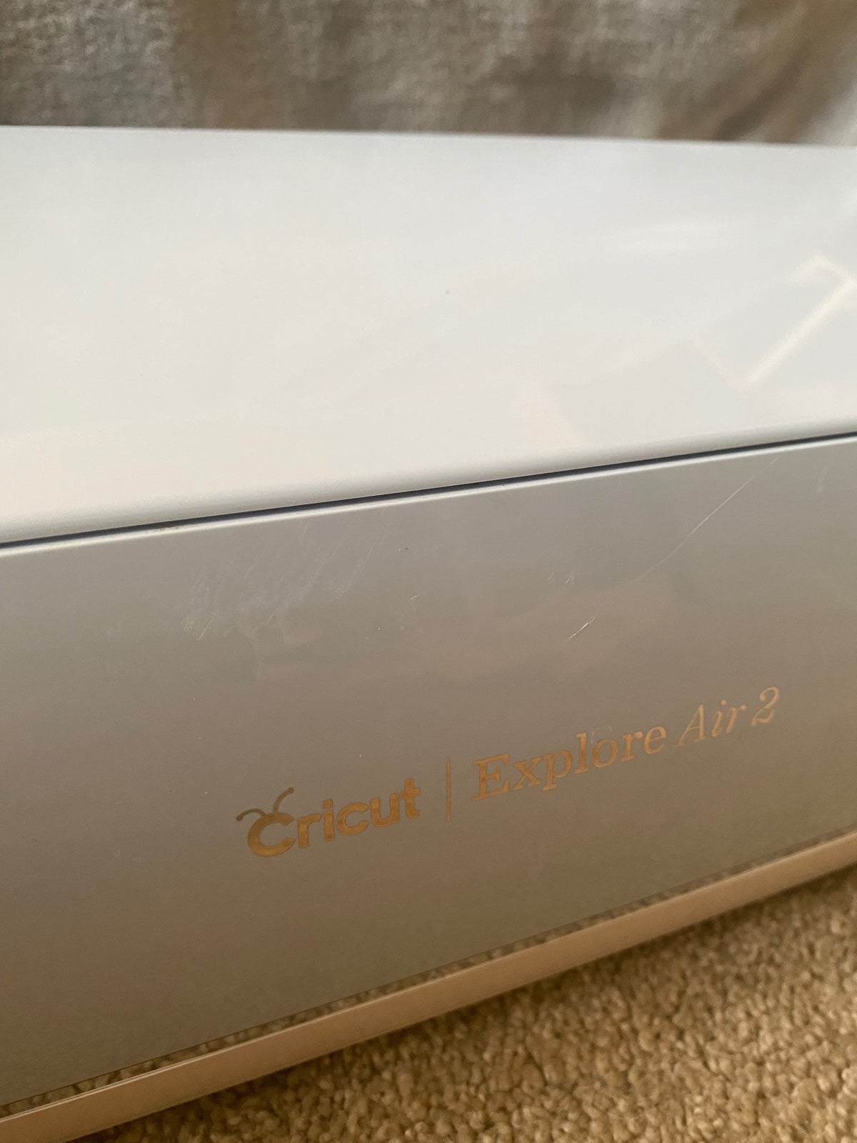 Cricut shops Explore Air 2 w/ accessories