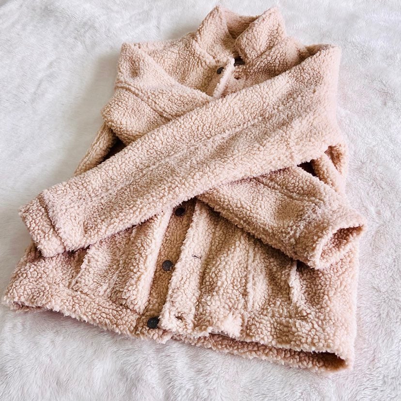 Vanilla Cozy Oversized Sherpa Jacket | S