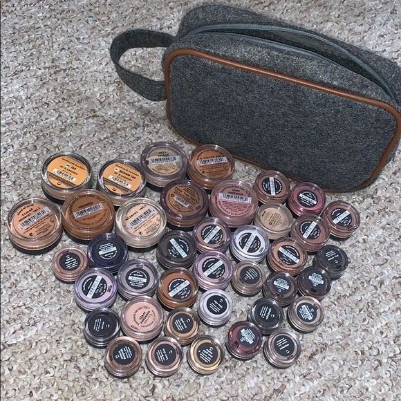 39 practically brand new bare minerals makeup