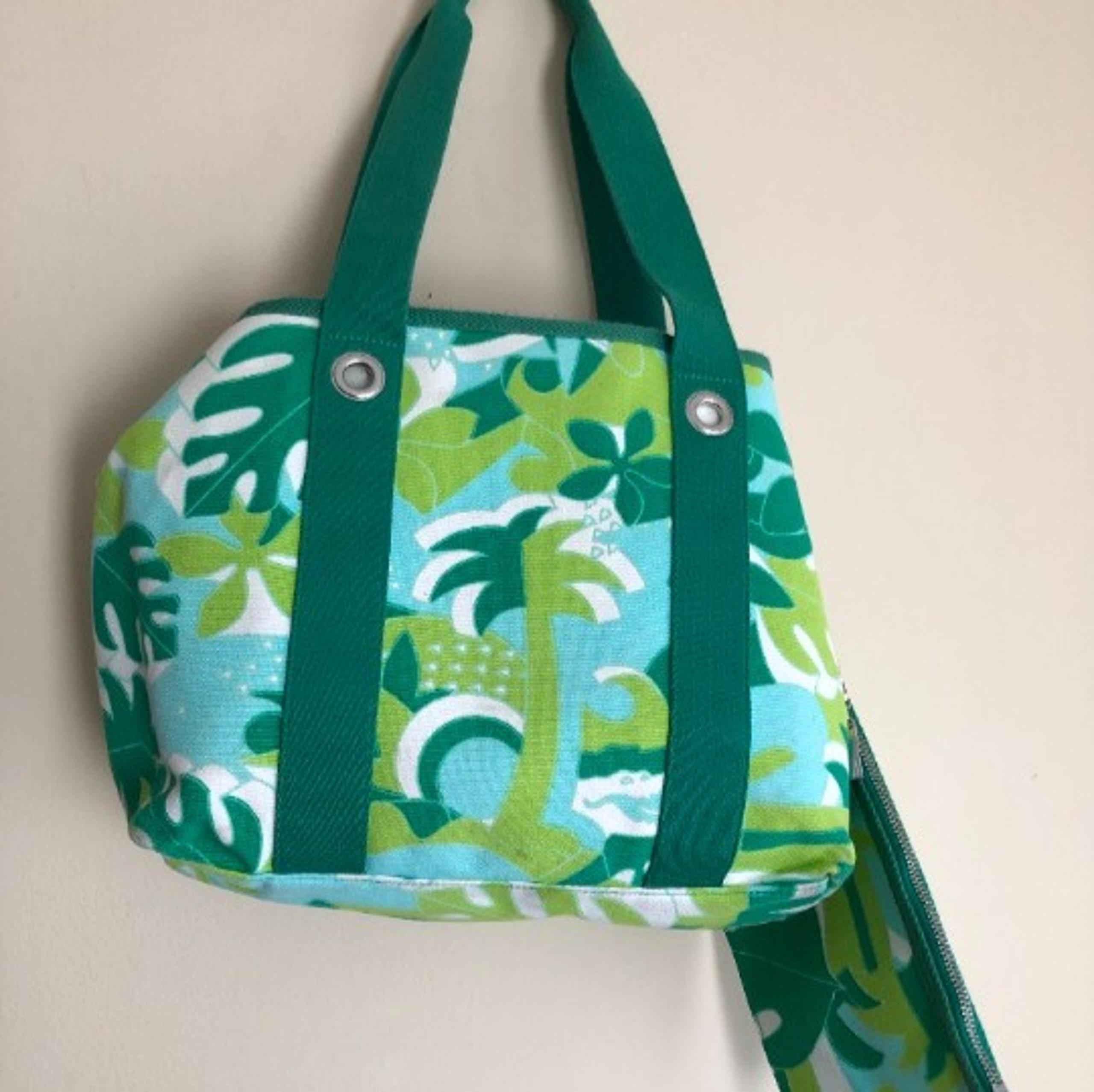 LACOSTE WOMEN'S CANVAS MULTICOLOR TOTE