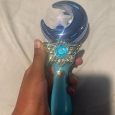 Sailor Moon wand lights up