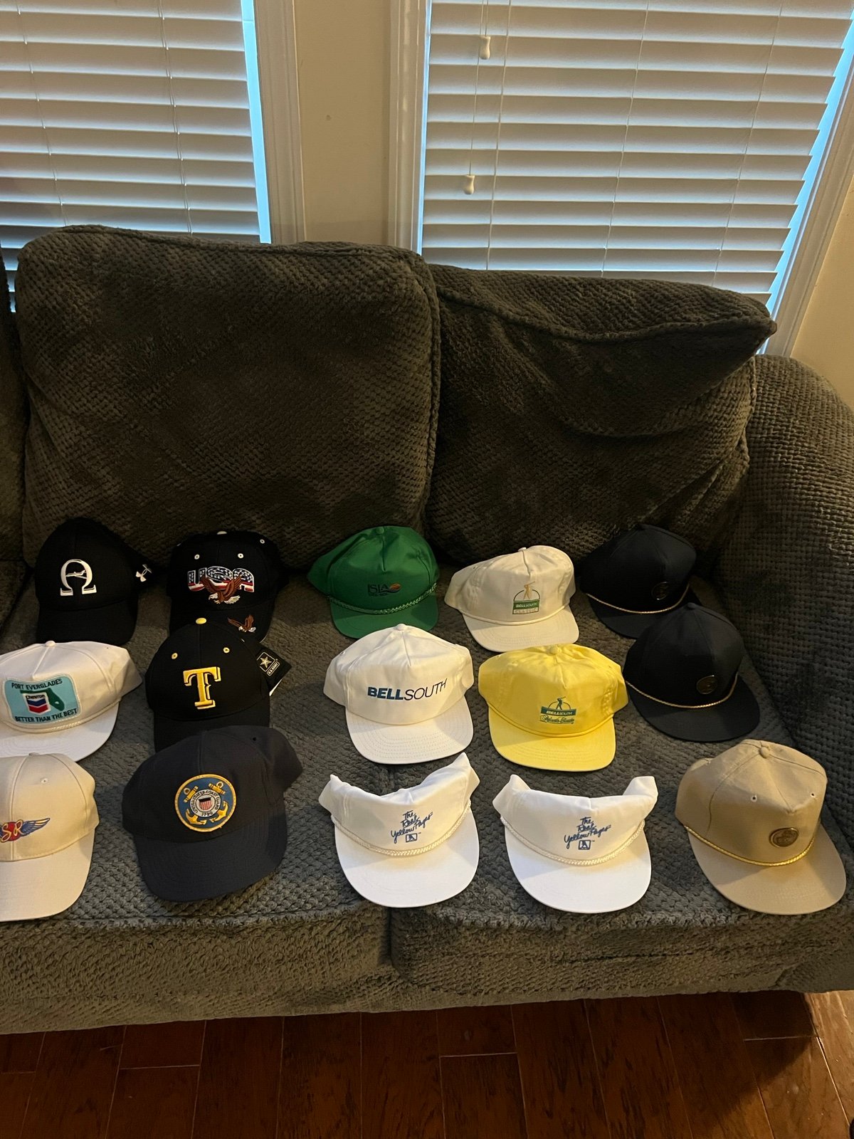 Lot of 15 different hats