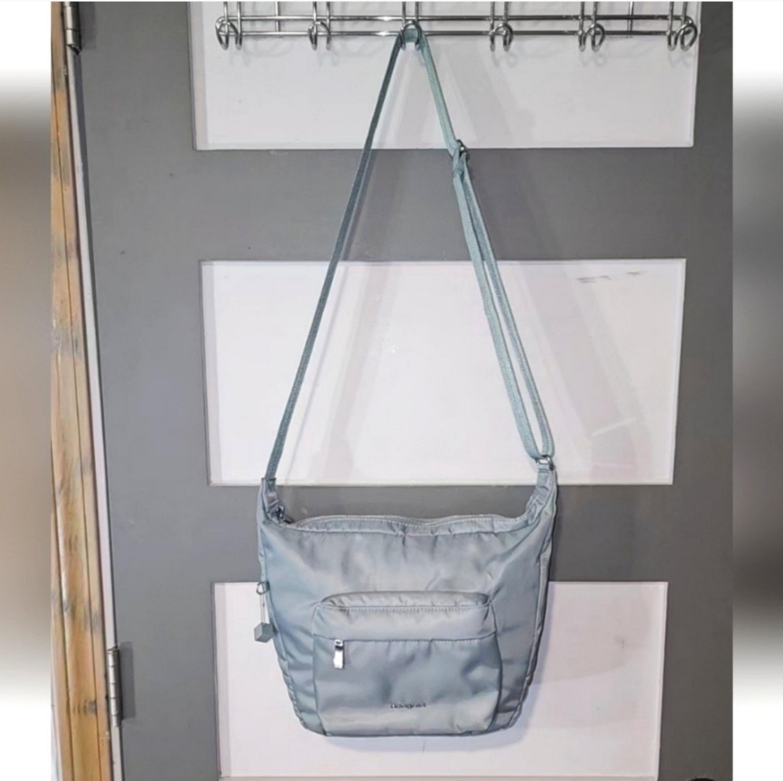 Hedgren Crossbody Bag- EUC