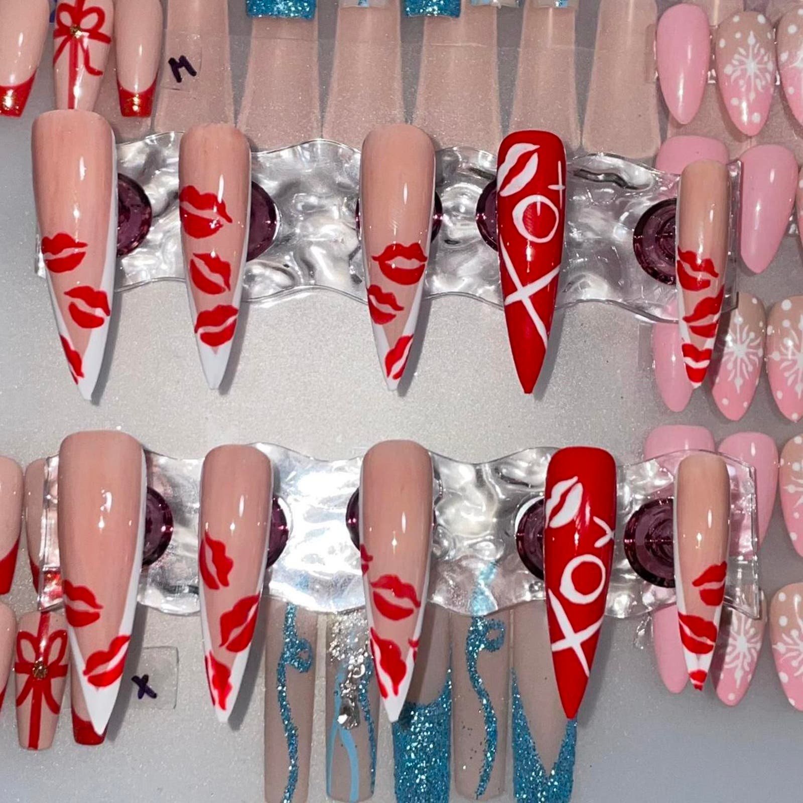 “French lips” Xl stiletto press on nails size small