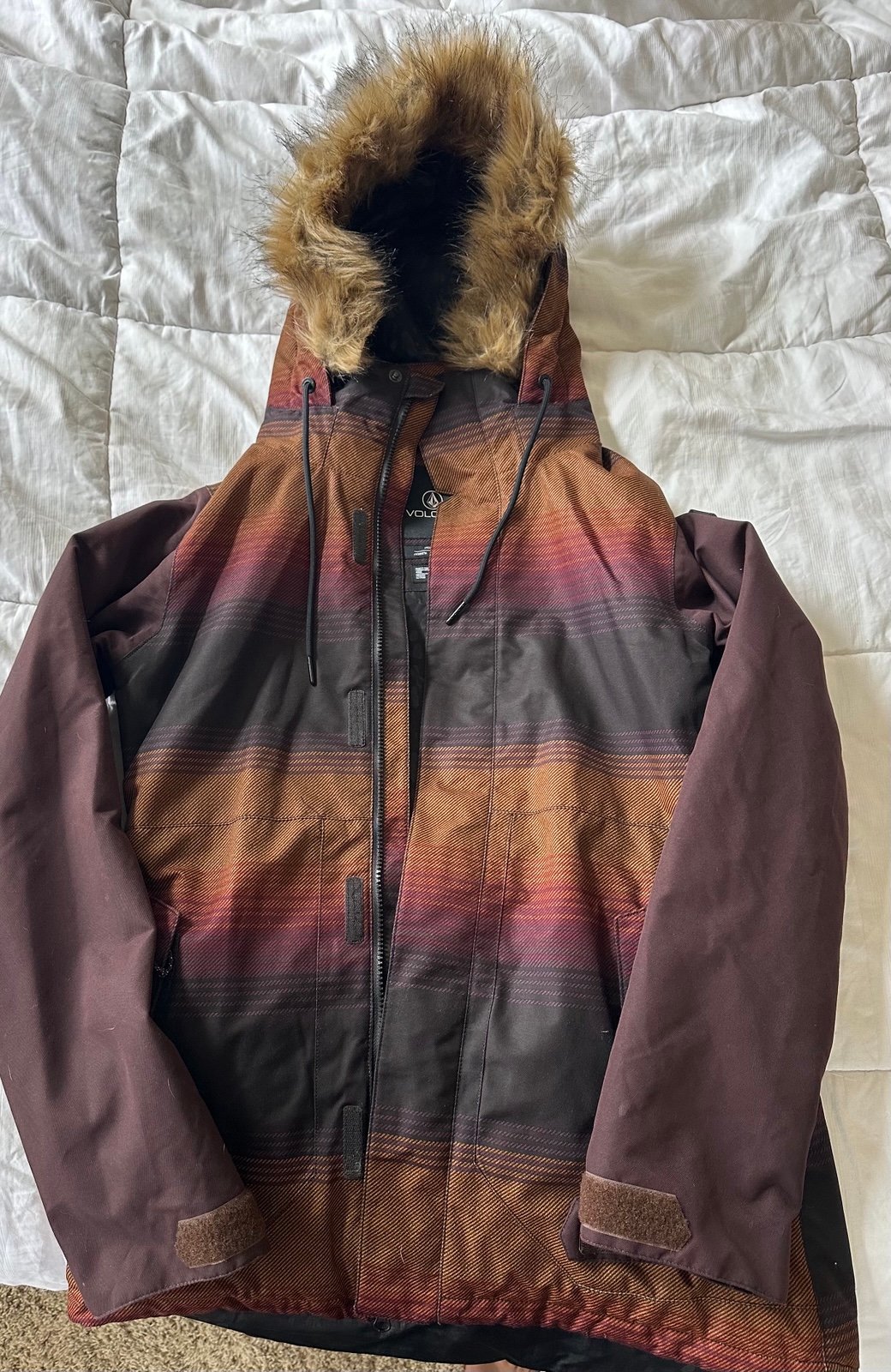 Volcum snow jacket size small