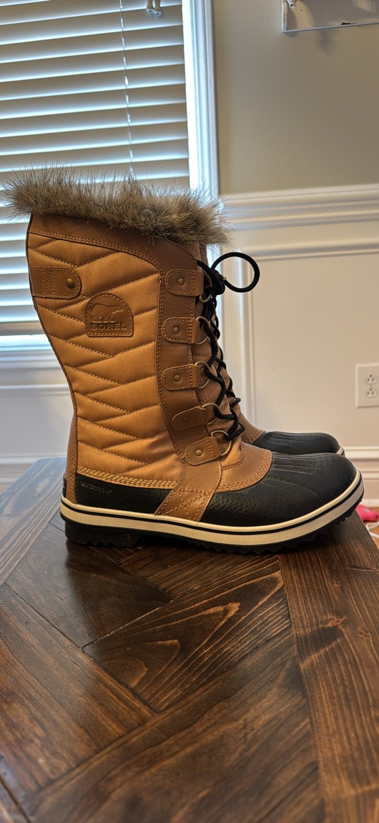 Sorel Women's Tofino II Waterproof Insulated Boots Size 10 Curry, Fawn NWOT