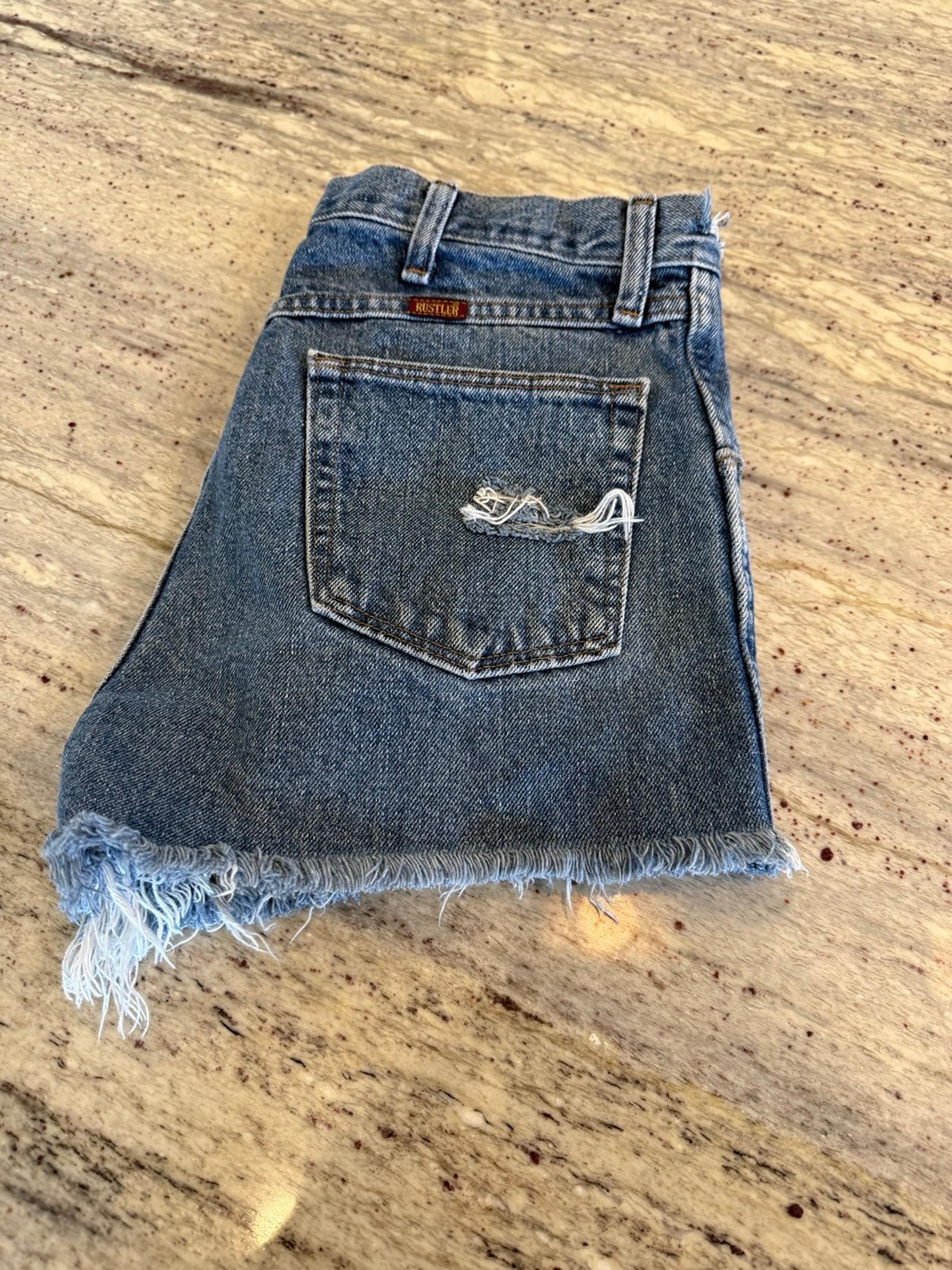 Rustler Women Cut Off Denim Shorts Size 30 Blue