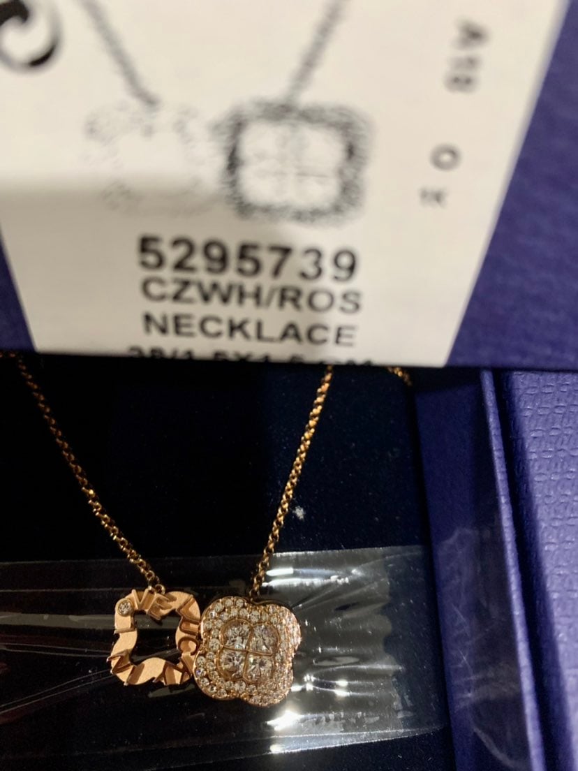 Swarovski necklace NWT - lucky in love engraved nWT