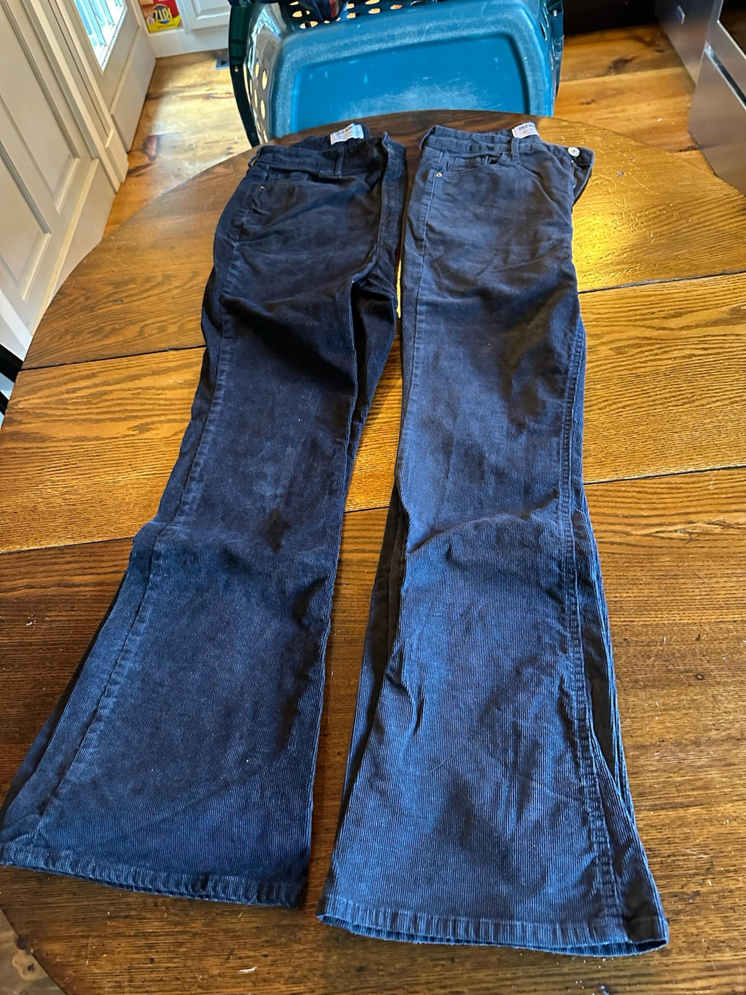 Old navy boot cut size 8 womens corduroy pants navy and black