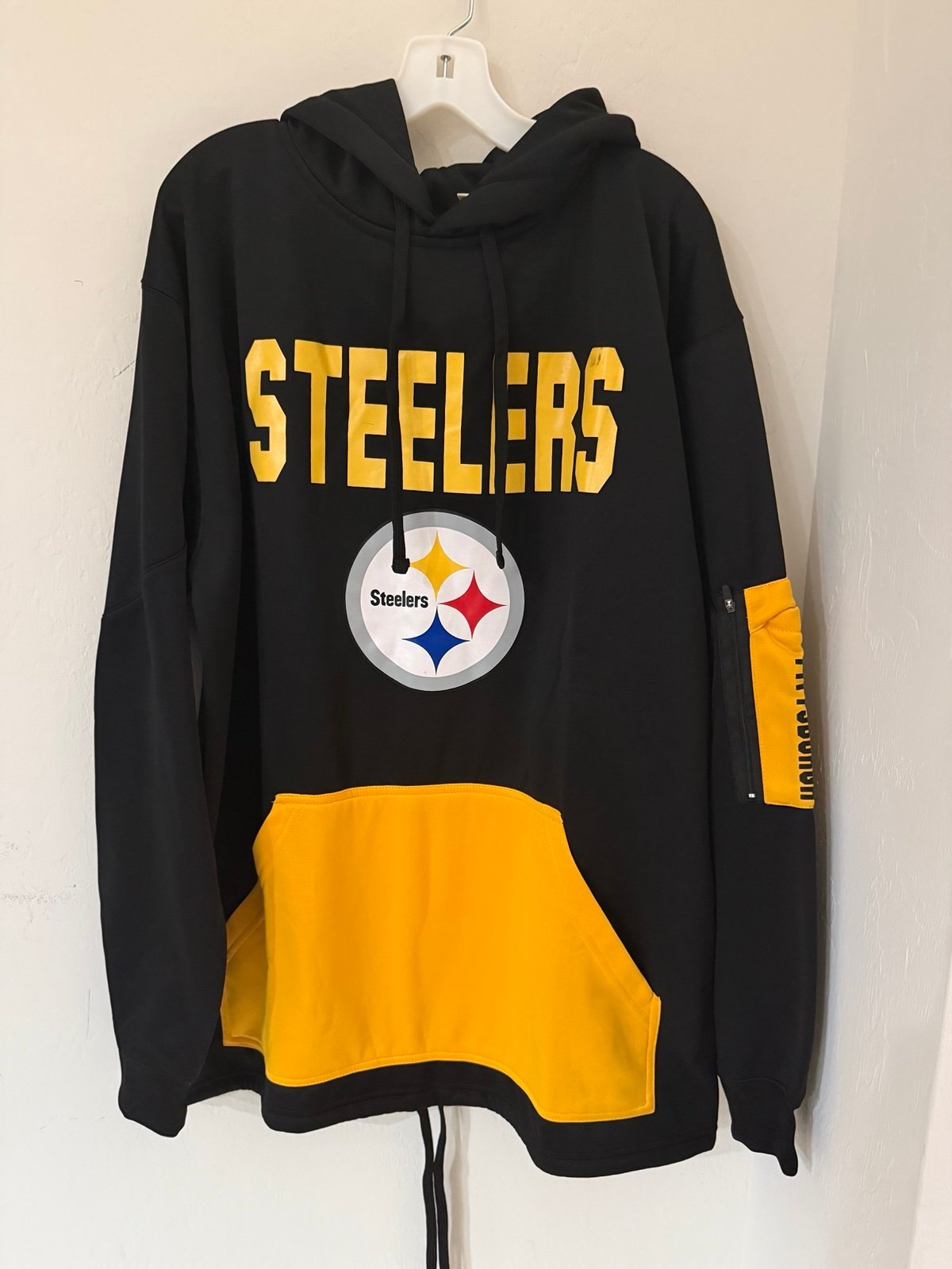 Men's Steelers Big/Tall Pullover Hoodie Size 2XL -NWT- little smudge on S