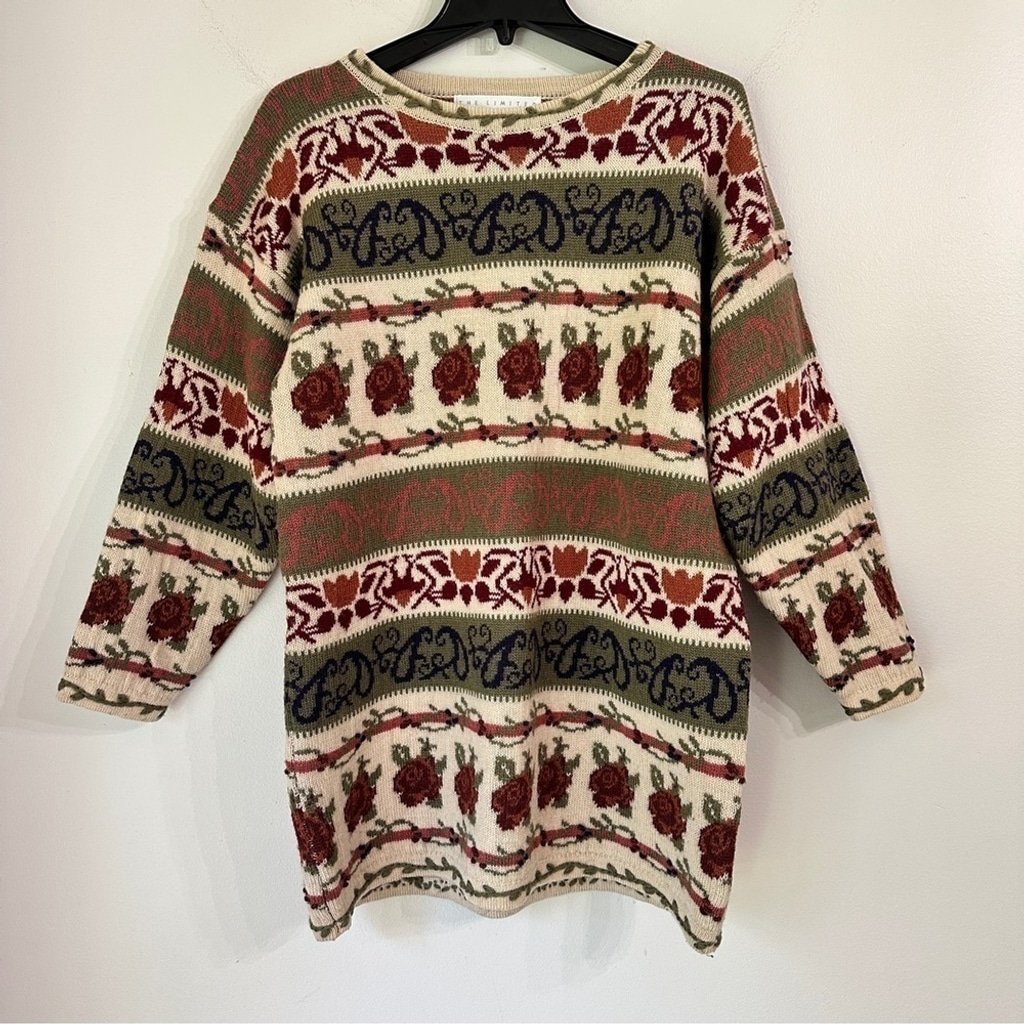 The Limited Vintage 100% Wool Knit Thick Pullover Sweater with Rose details