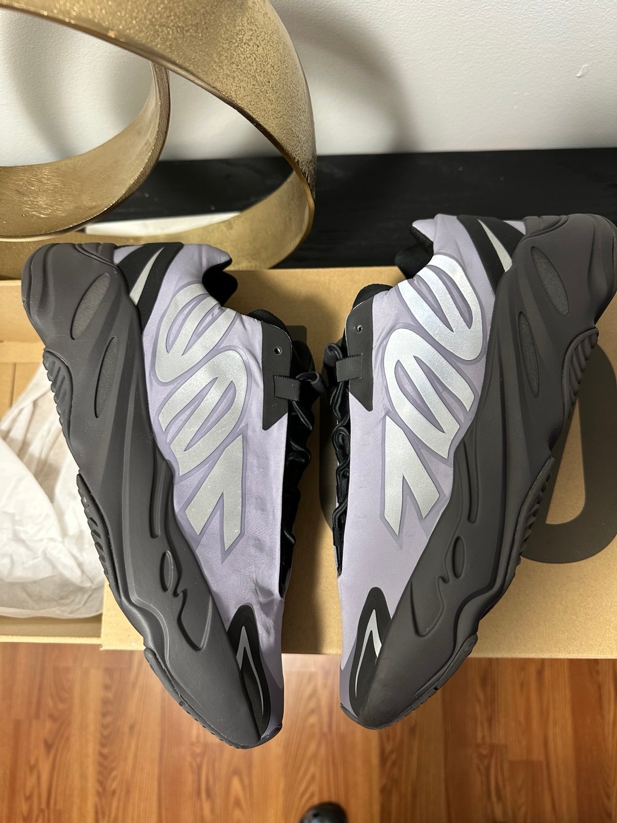 Adidas Yeezy MNVN 700 men’s size 10.5