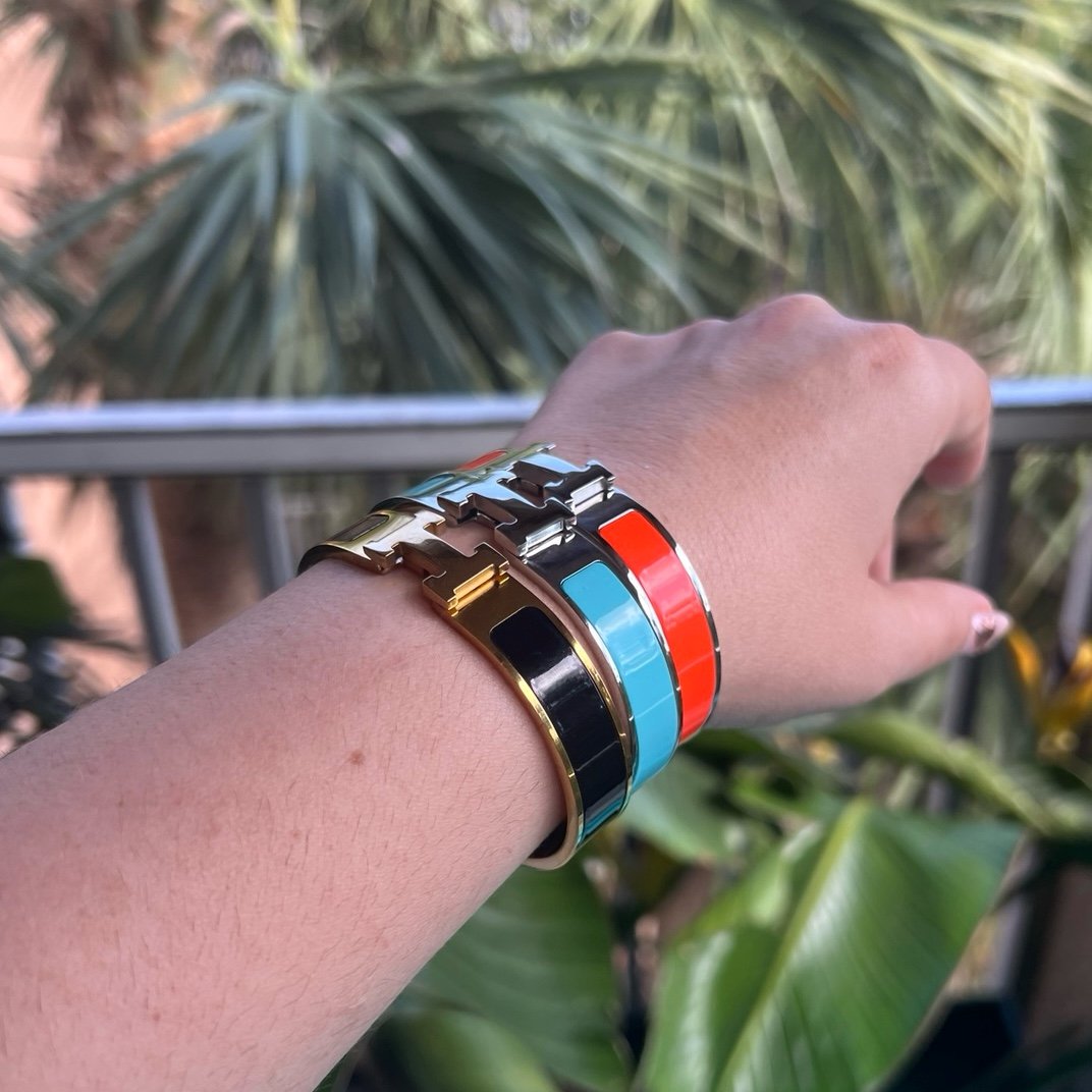 H Bracelet - Size M (ONE ONLY)