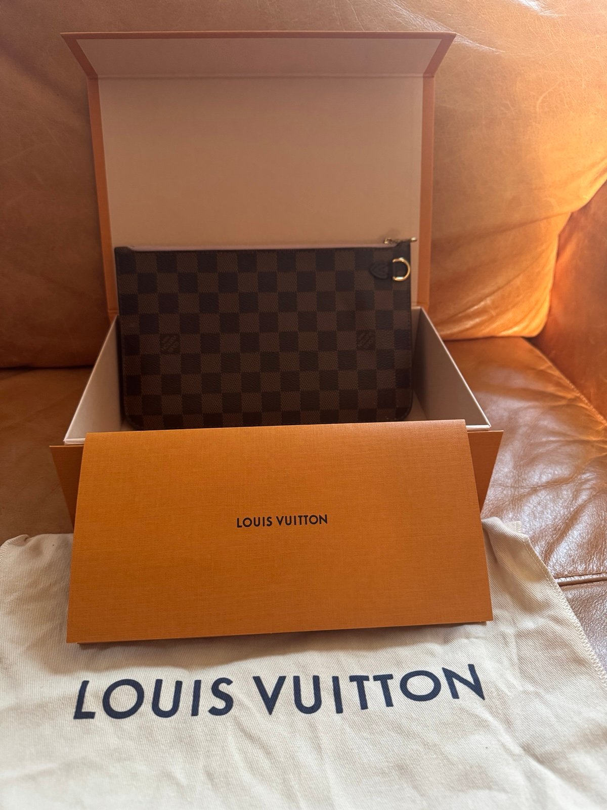 Louis Vuitton Neverfull mm pouch