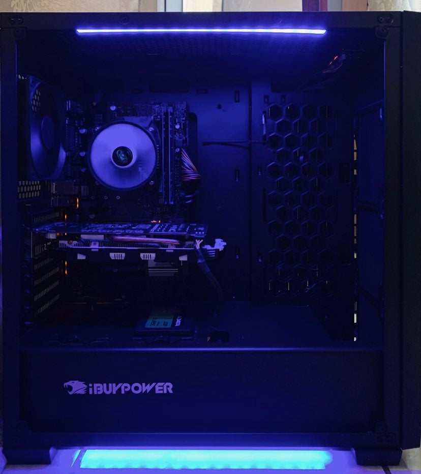 iBuyPower Gaming Pc with keyboard & mous