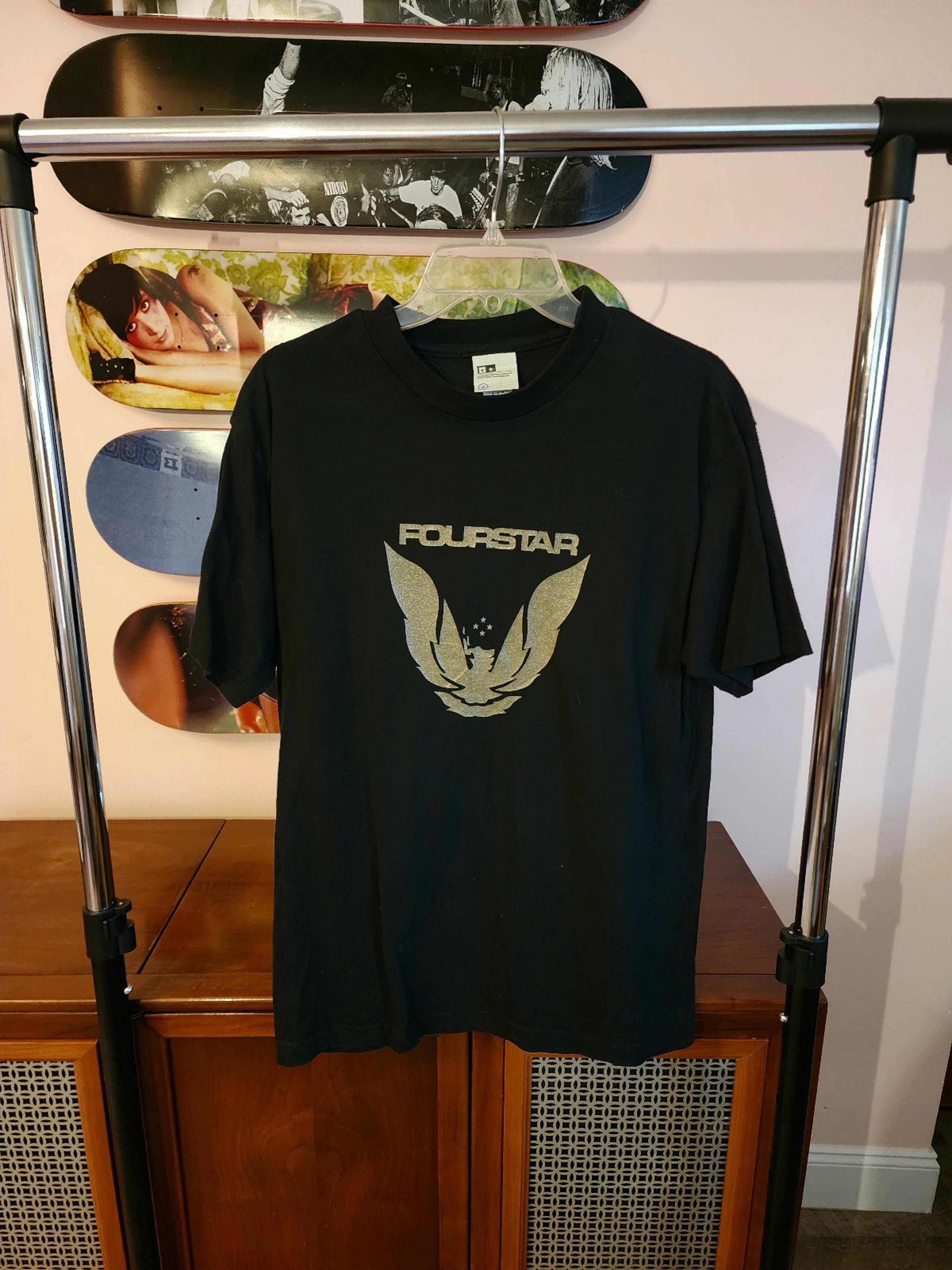 Fourstar Pontiac Bird  Men’s Graphic Tee Medium