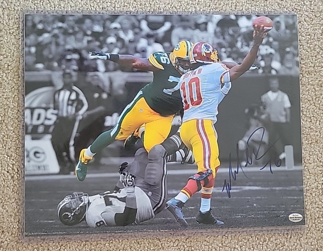 Autographed 11 x 14 Photo Mike Daniels #76 Green Bay Packers Mayfield Sports Mar