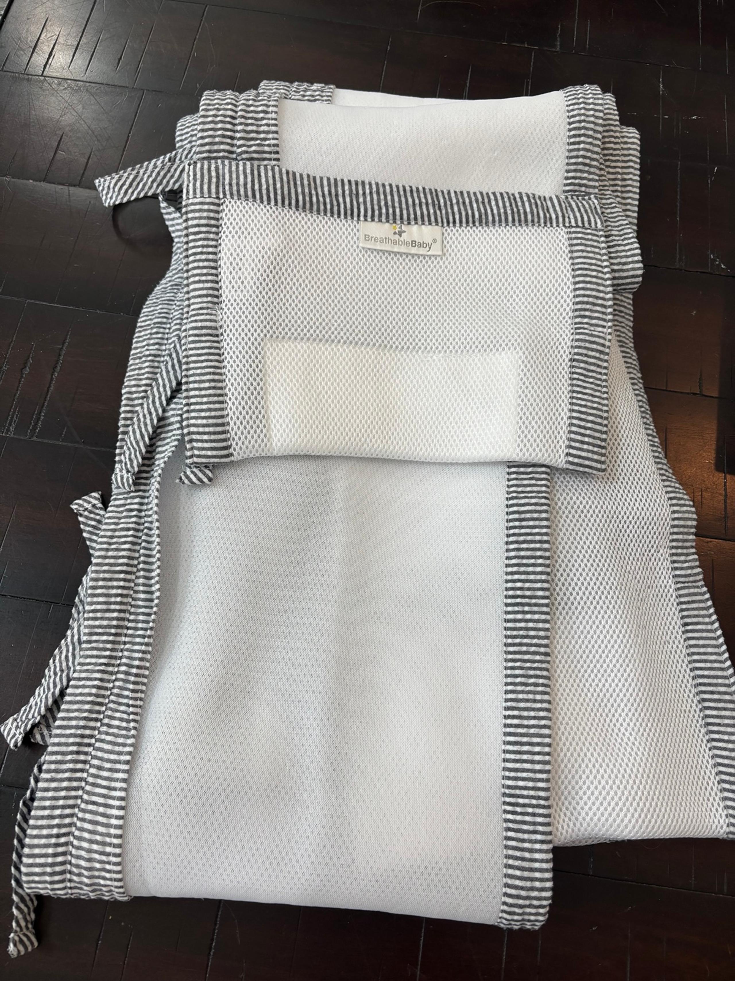 Breathable mesh crib liner