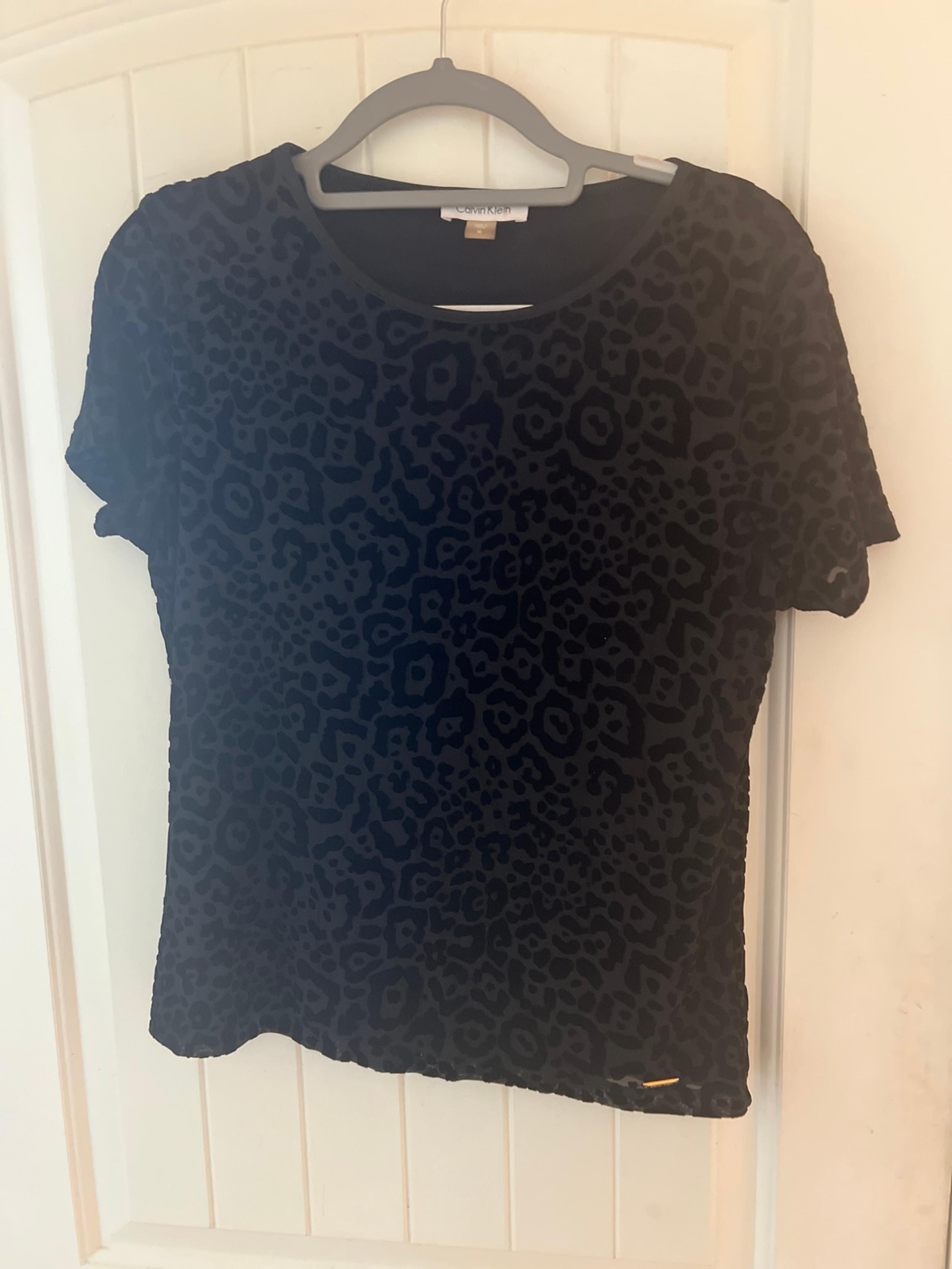 Calvin Klein Black Velvet Burnout Leopard Cheetah Short Sleeve M petite