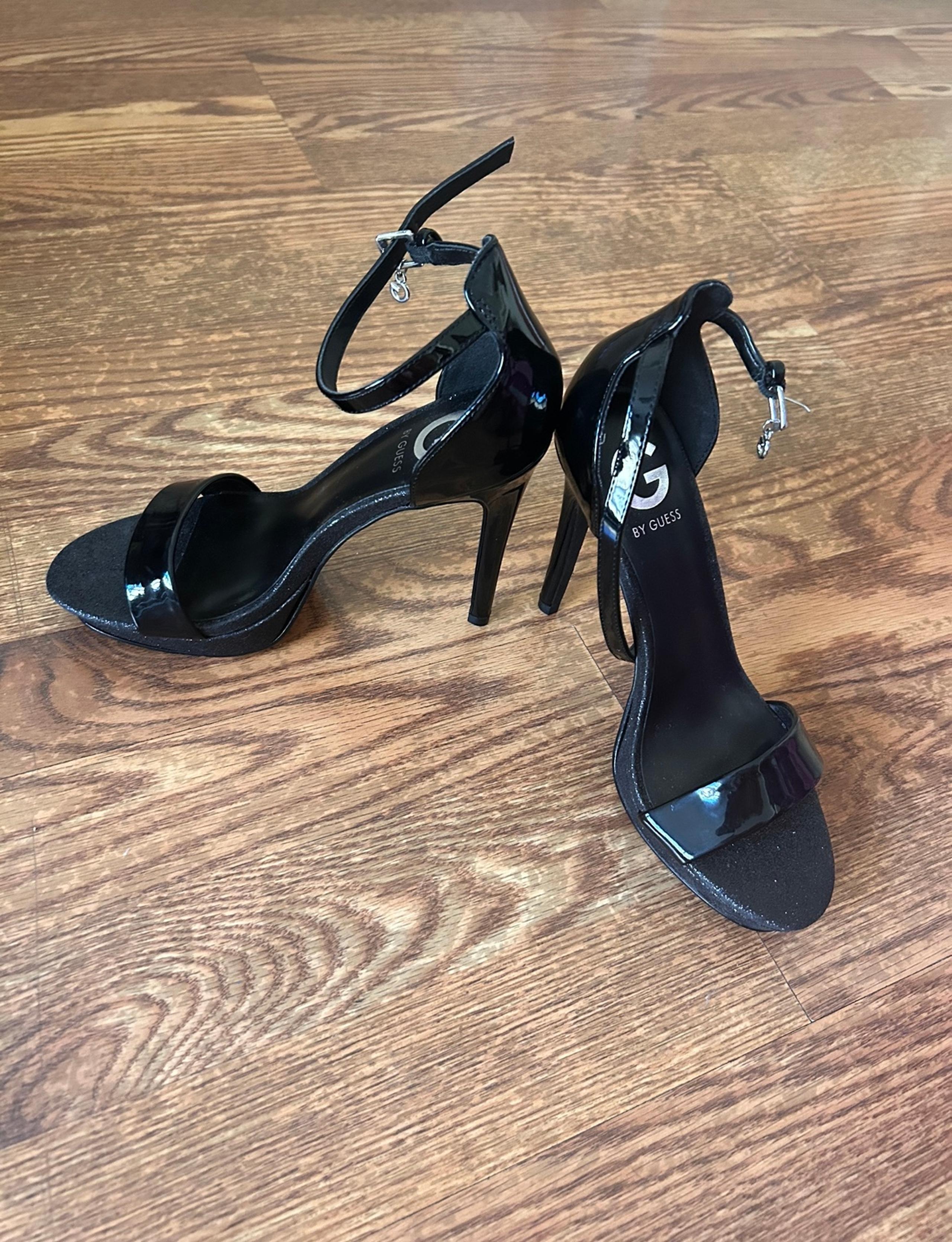 Guess black pumps sandals 5.5 NEW