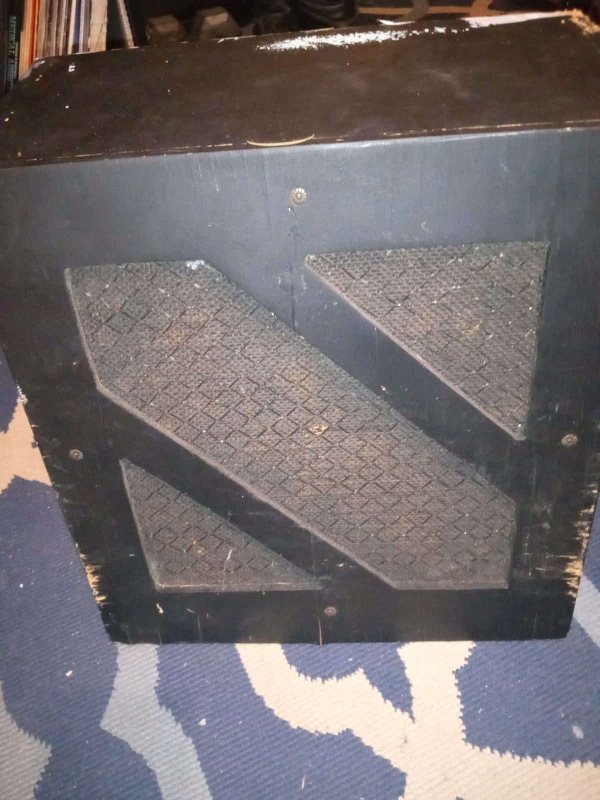Subwoofer speakers with box