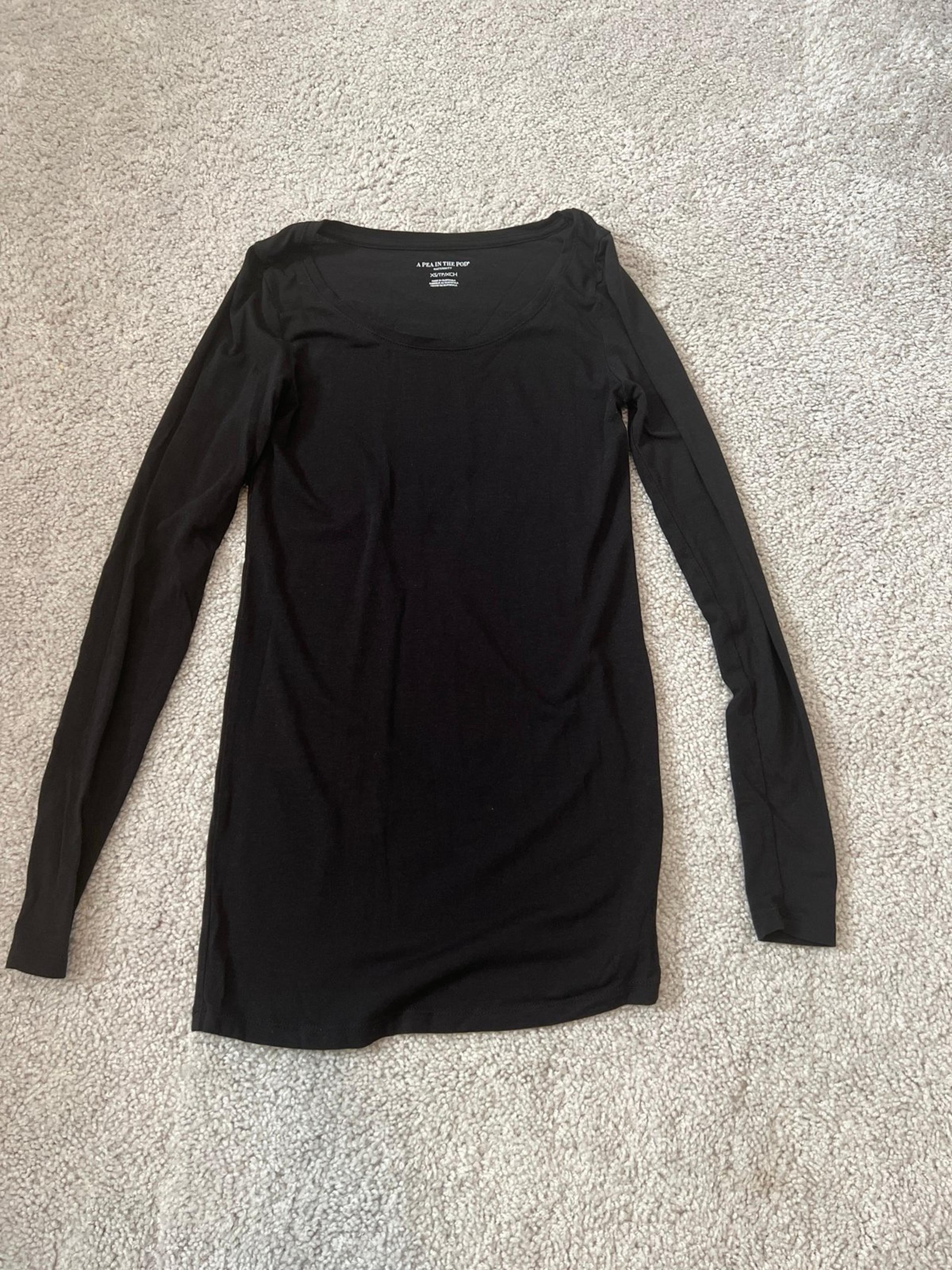 A pea in the pod Maternity shirt- XS