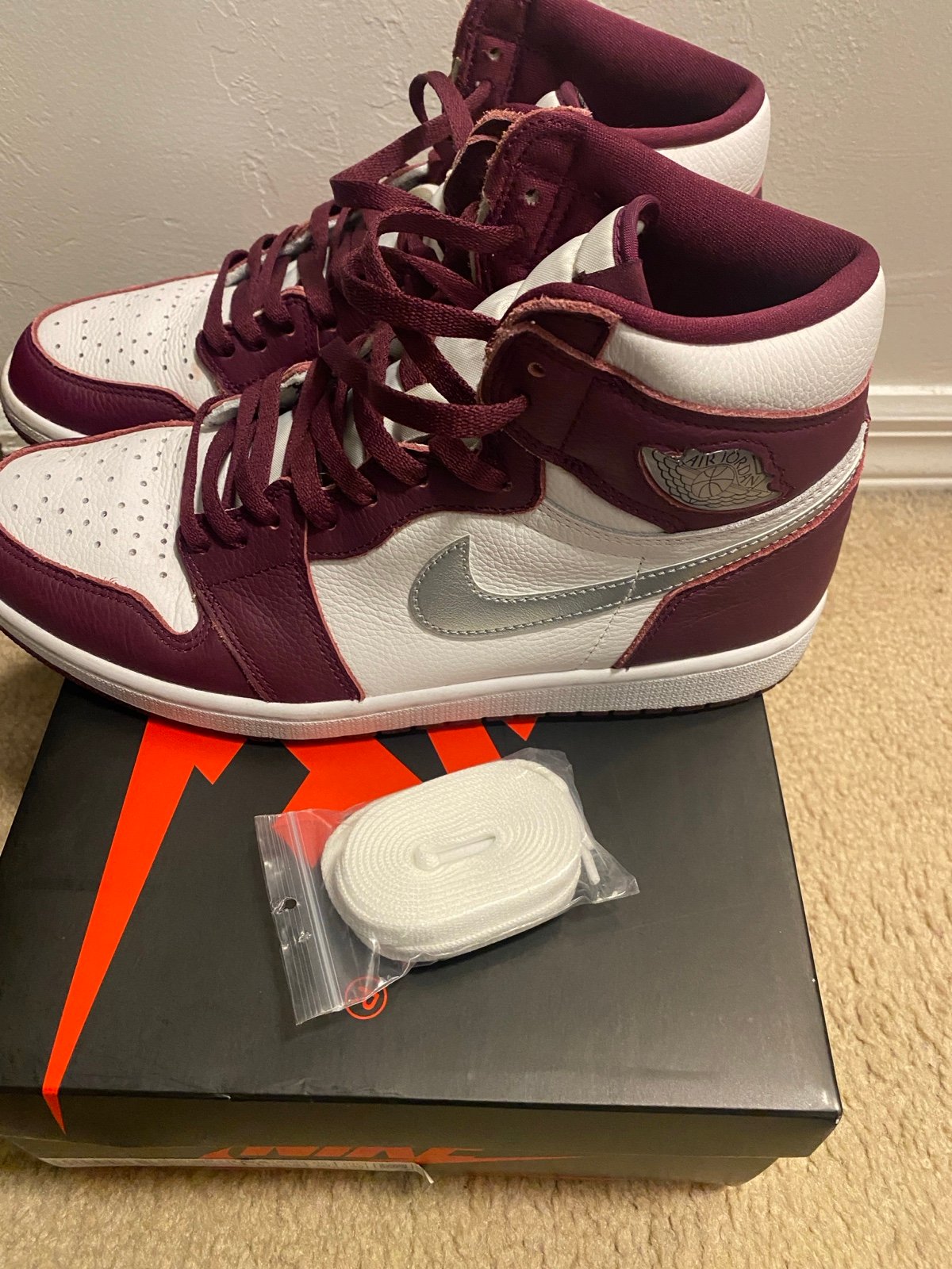 Nike Air Jordan 1 Retro High OG Shoes Bordeaux