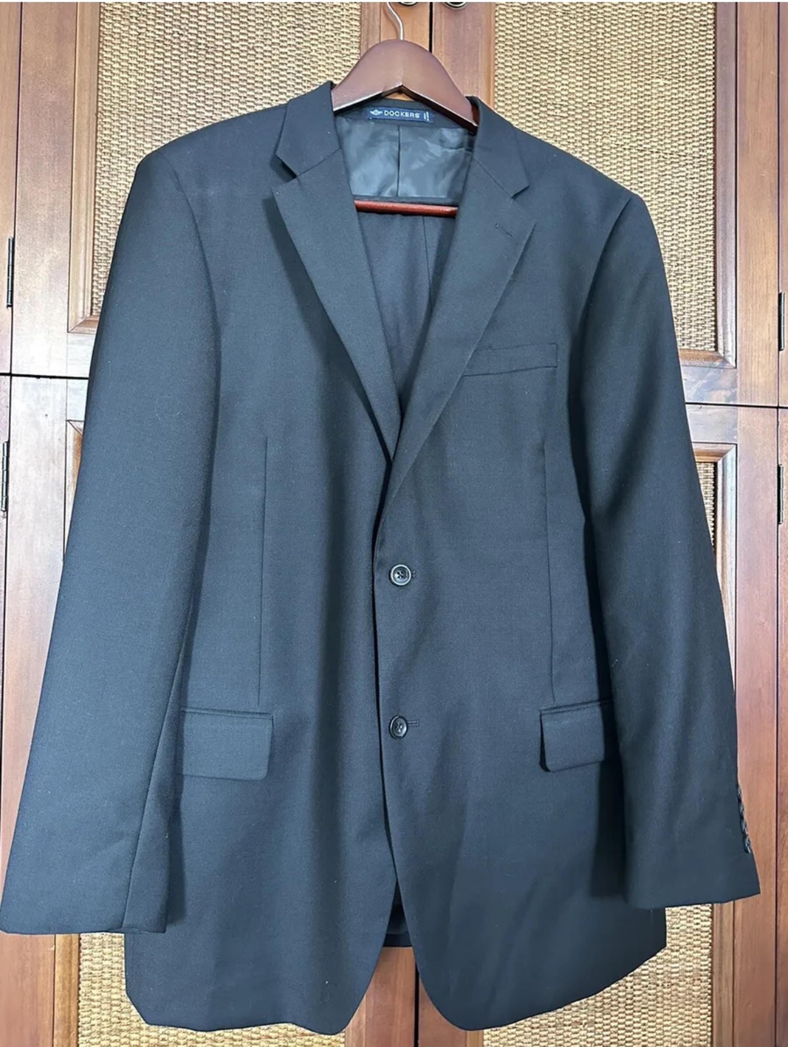Men's Black Suit. Dockers Wool Poly 44 L Coat Jacket +Louis Raphael Pants 38X 32