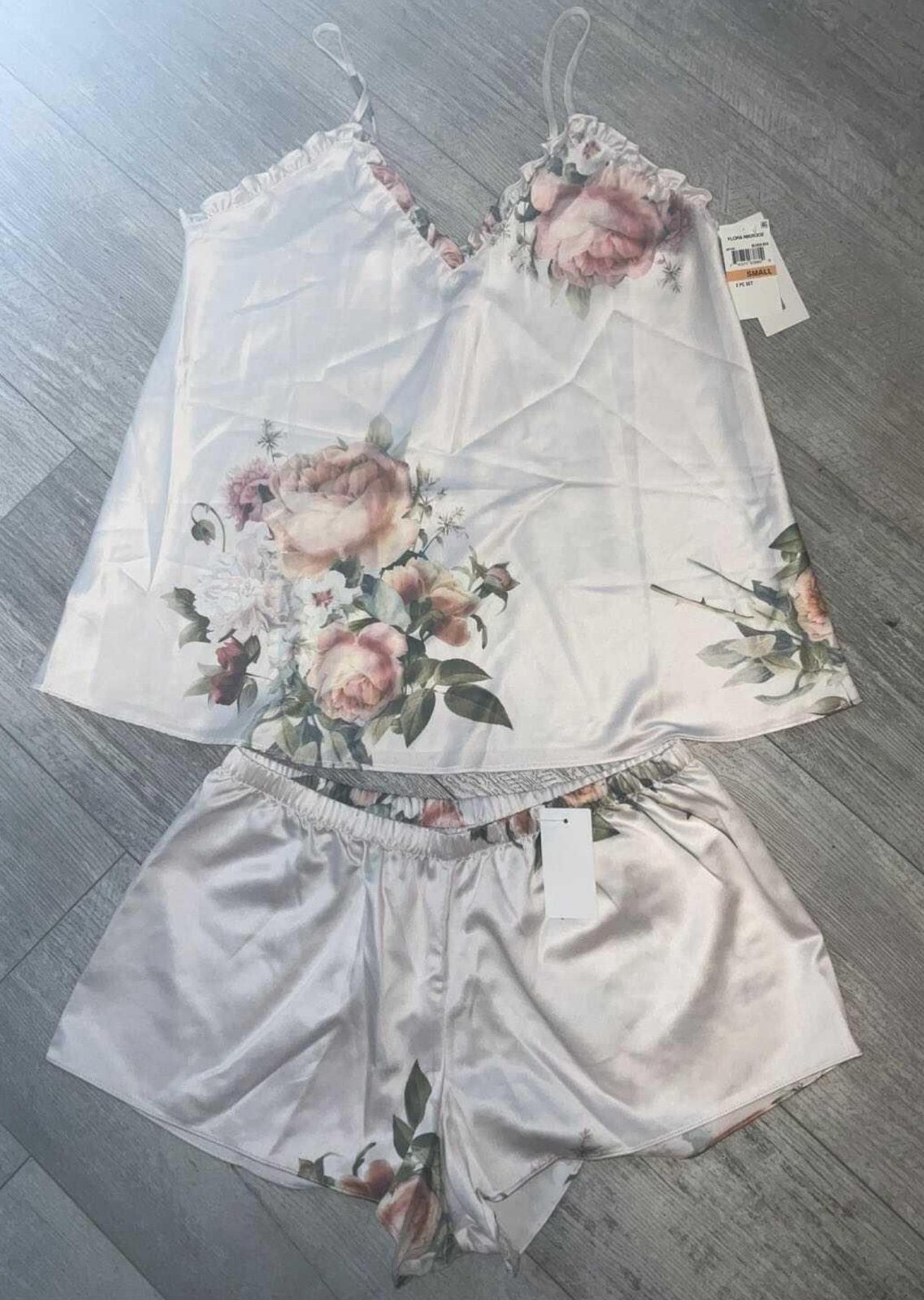 Flora Nikrooz 2 piece pajama set size small