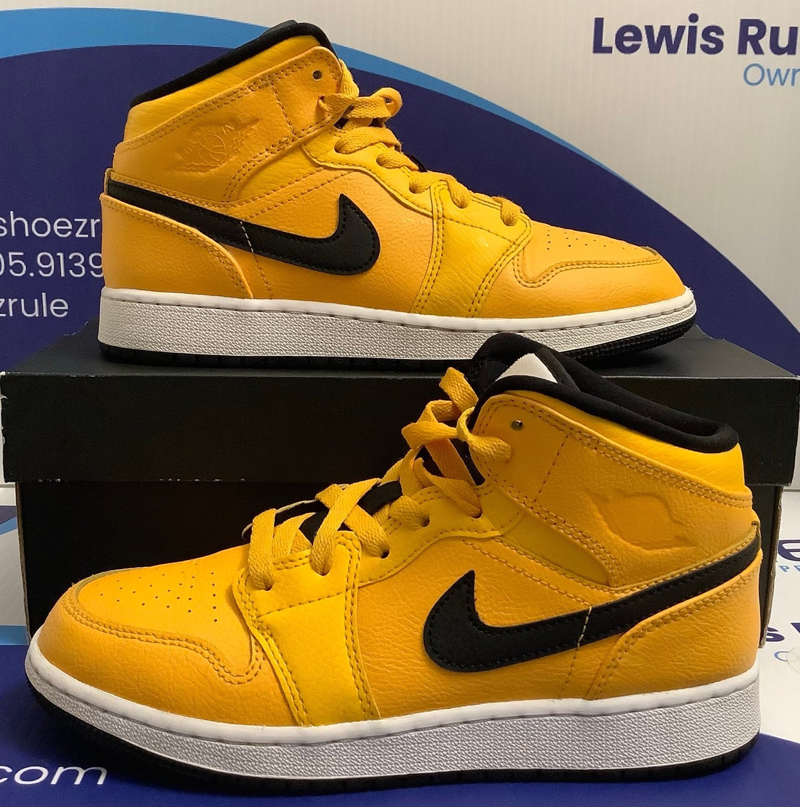 Air Jordan 1 Mid University Gold Kids Size 4.5y
