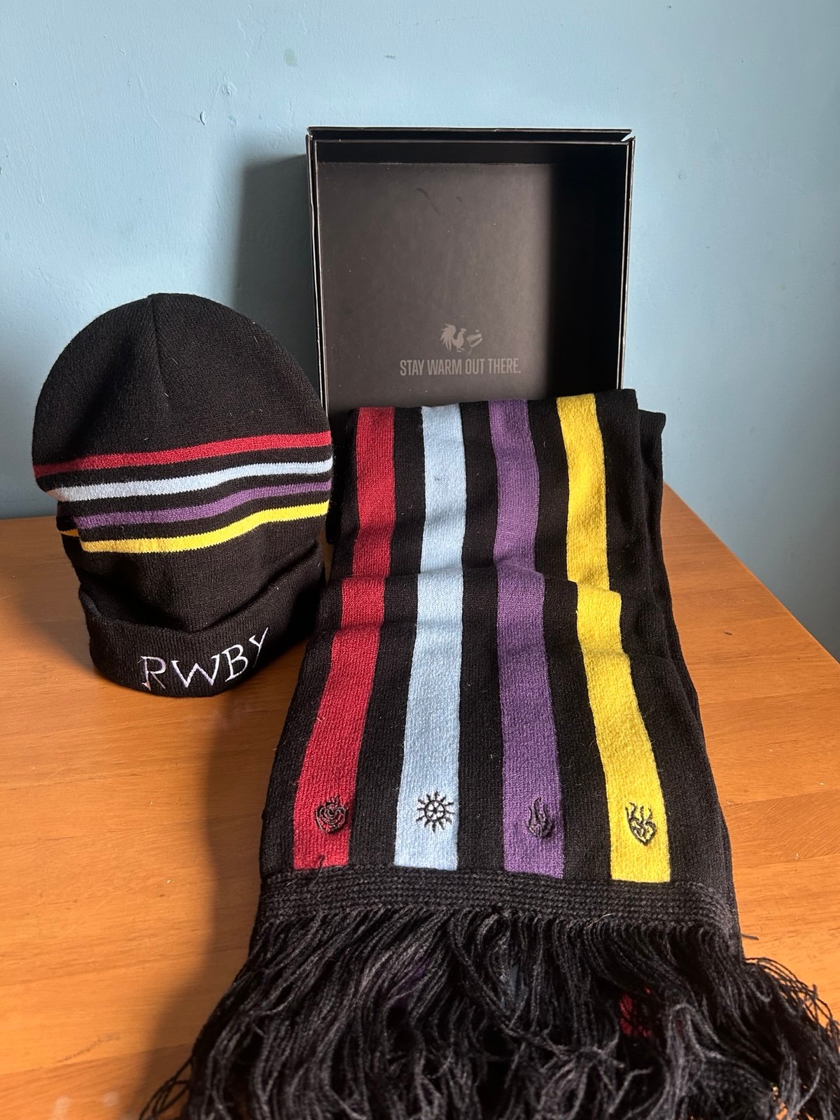 RARE! 2018 RWBY Rooster Teeth Productions Gift Set Beanie And Scarf Bundle