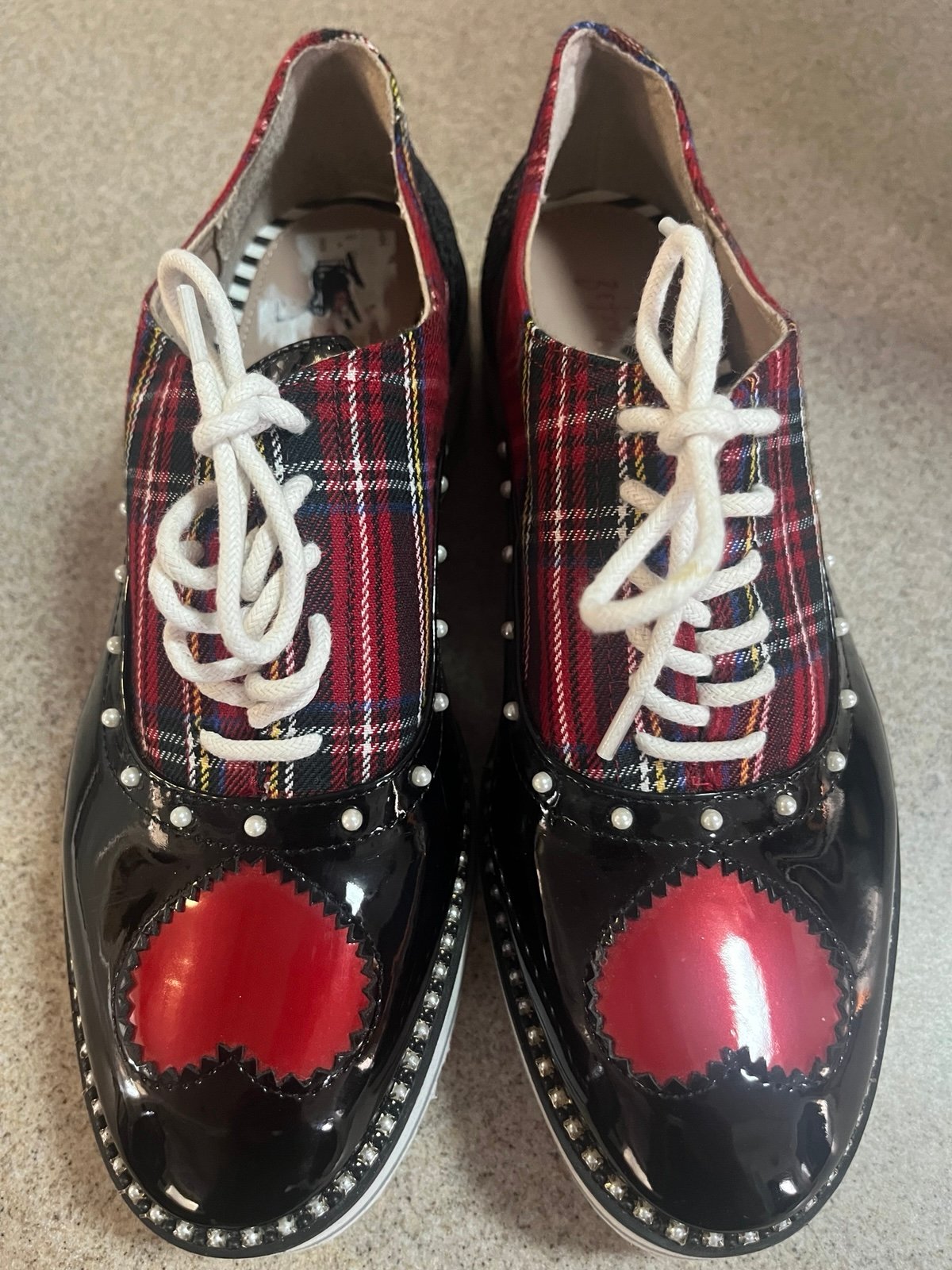 Betsy Johnson Oxford sneakers size 8