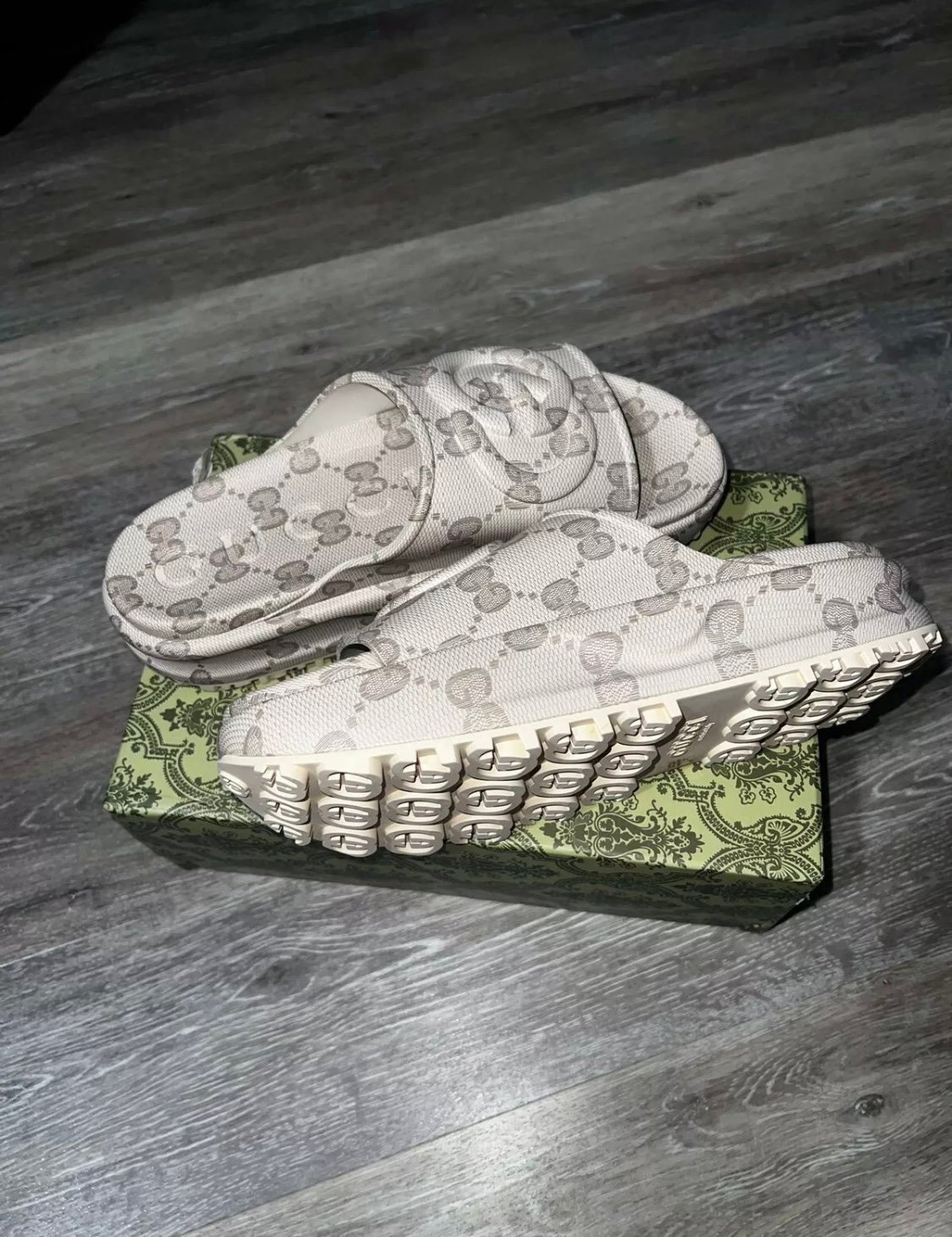 Gucci slides