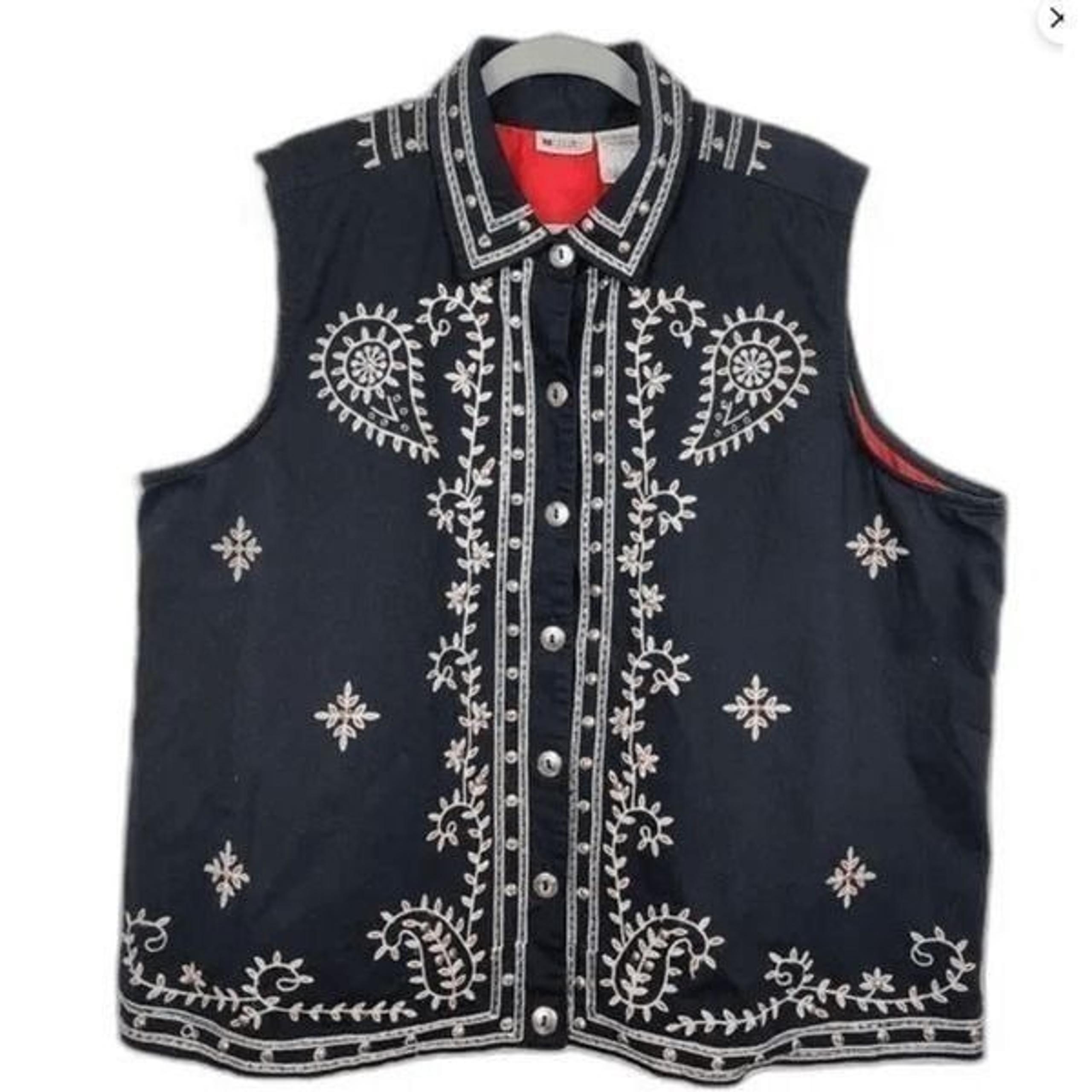 Units Woman Vintage size 1X black Studded Western style Vest