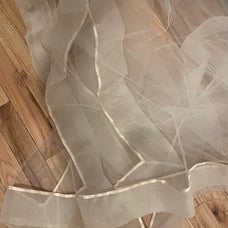 Brand New Vera Wang Emily Veil - Ivory Organza w/ Tags