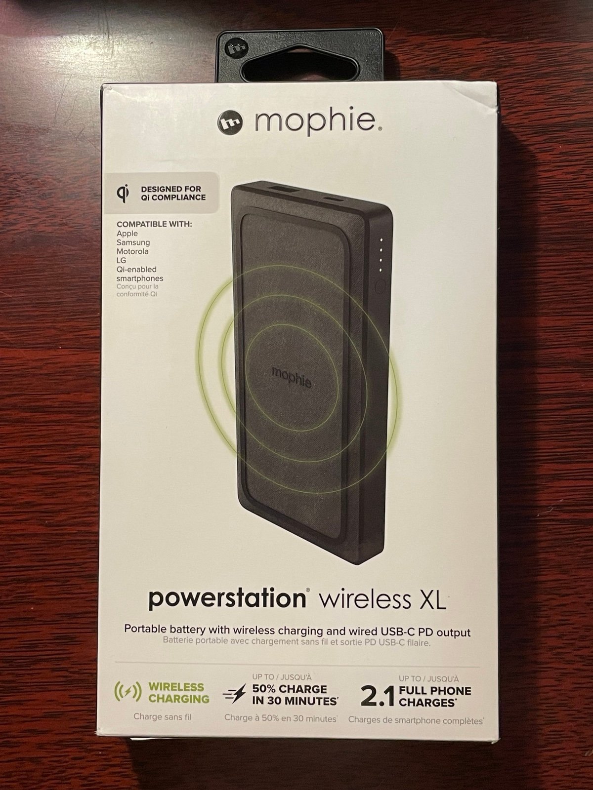 Mophie powerstation wireless XL Portable charger with wired USB C PD Output
