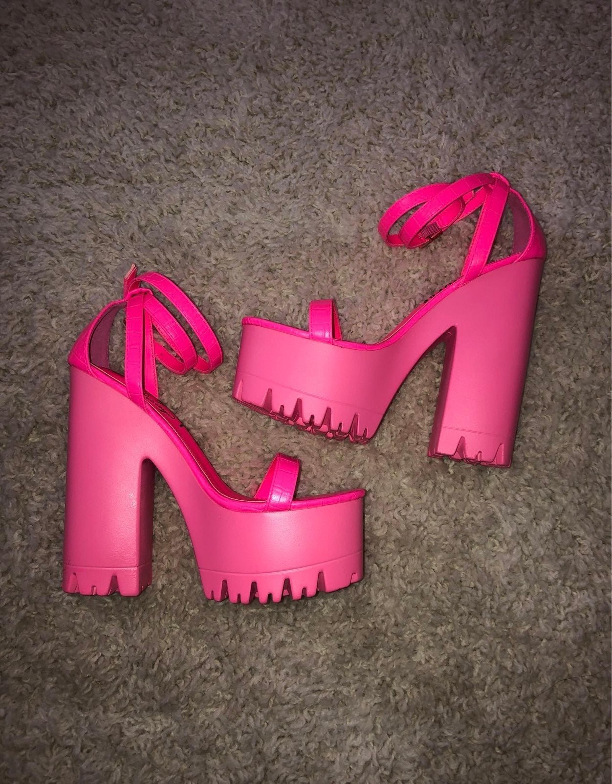 dollskill platforms