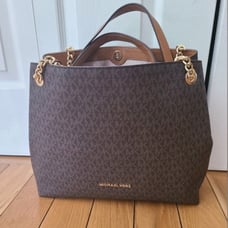 Michael Kors Jet Set Purse