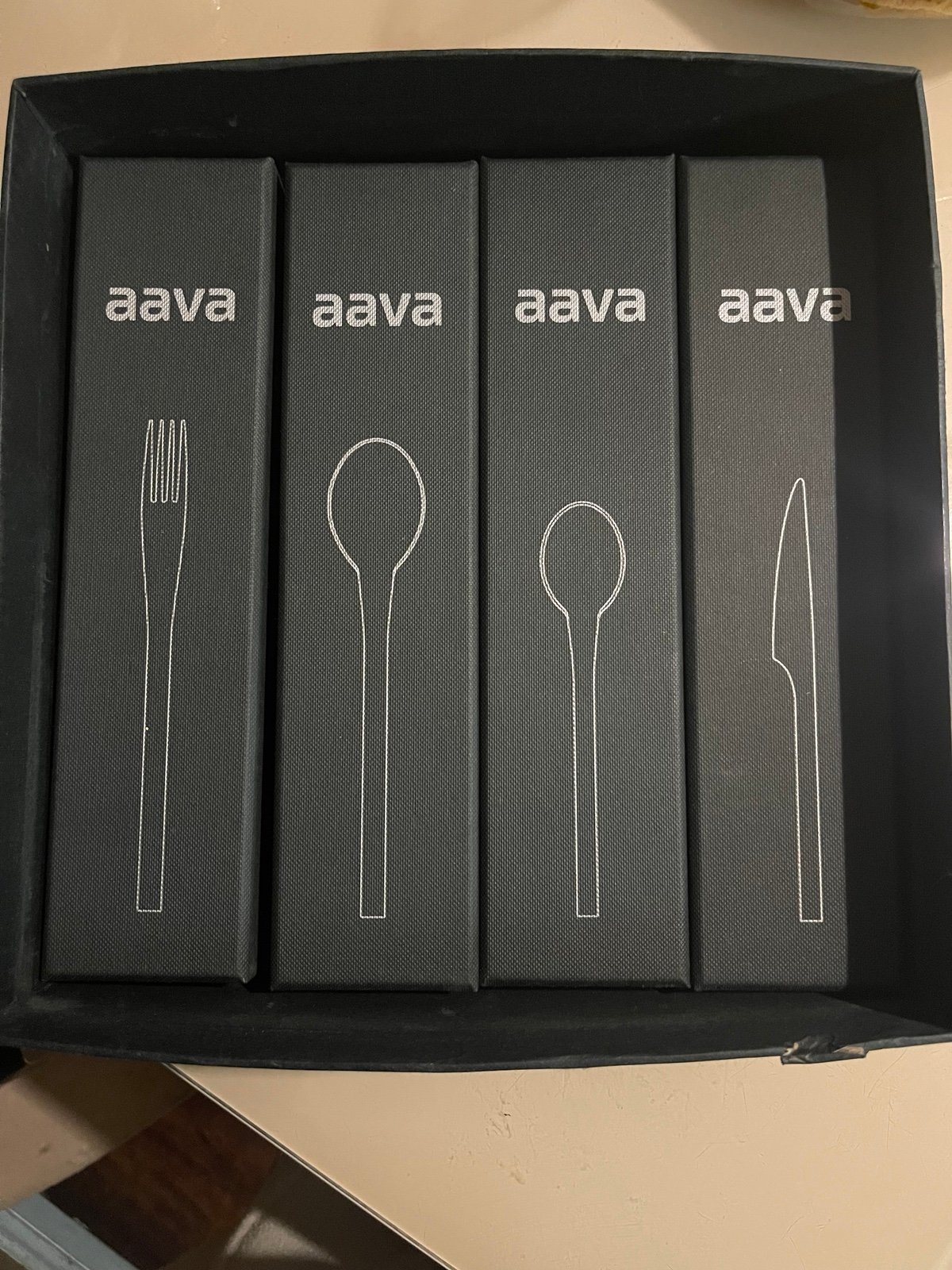 Aava flatware set