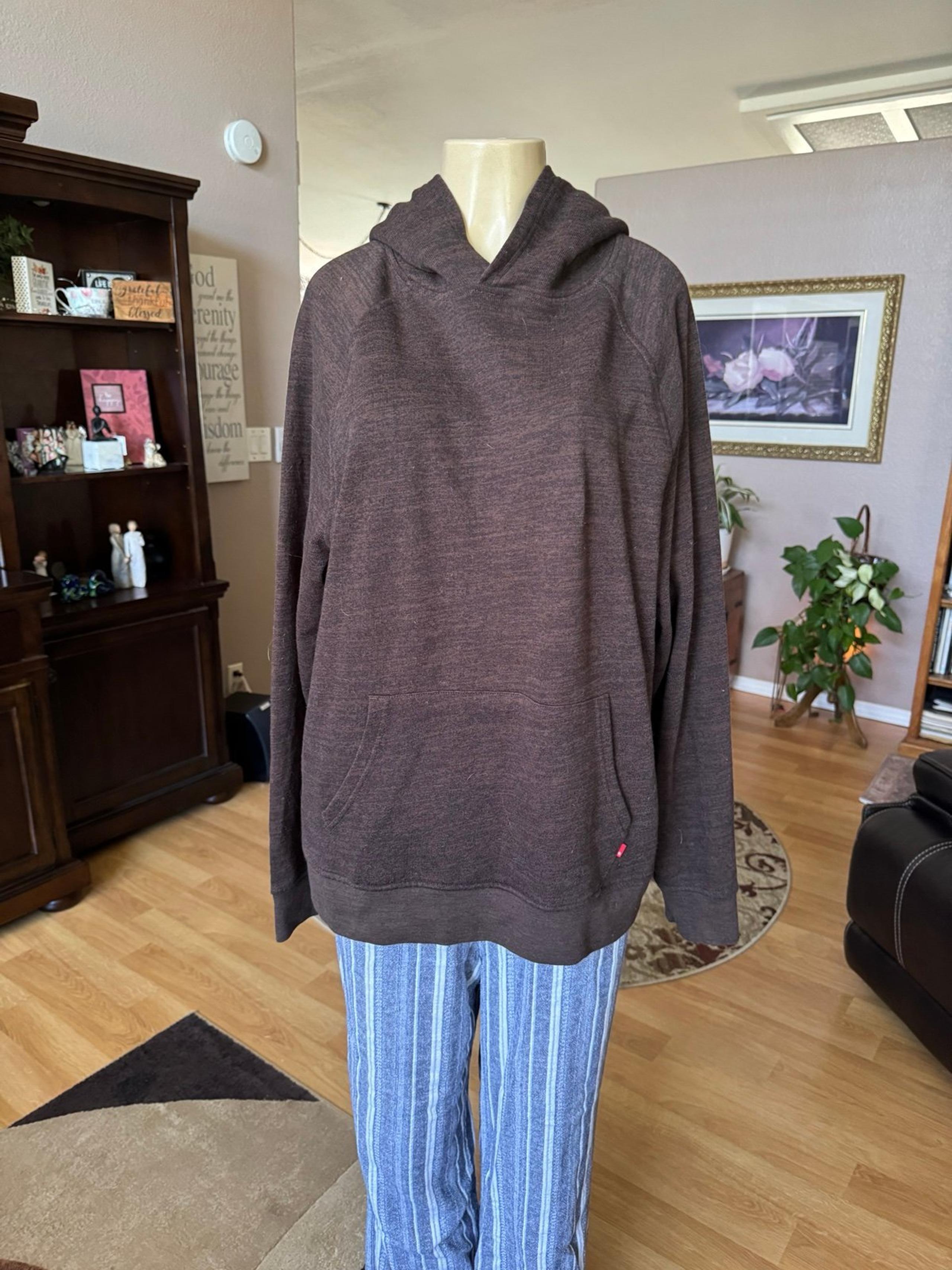 Levi’s men’s brown long sleeve hoodie sweatshirt-size L