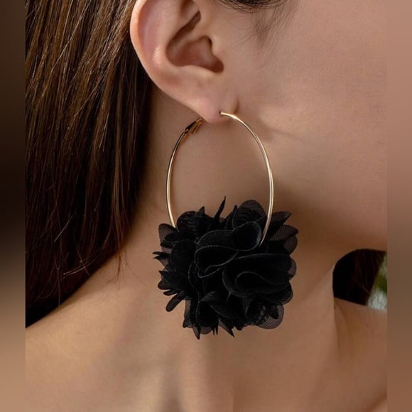 ✨NEW Elegant Black Floral Flower Hoop Earrings
