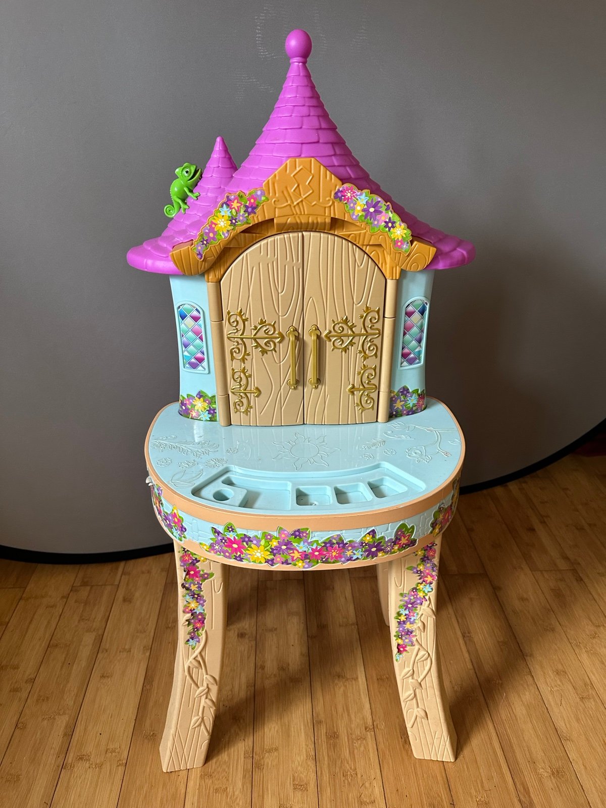 Disney Princess Playdate Rapunzel Vanity desk girls