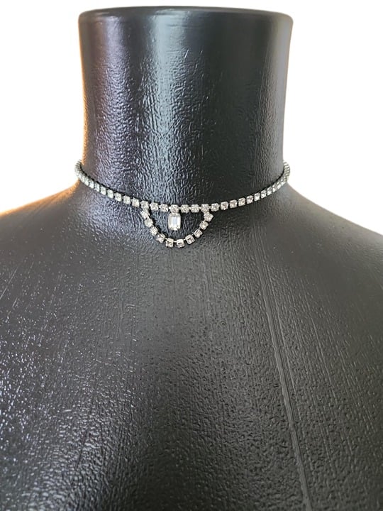 Weiss Womens Clear Rhinestone Drop Pendant Choker Necklace Size OS