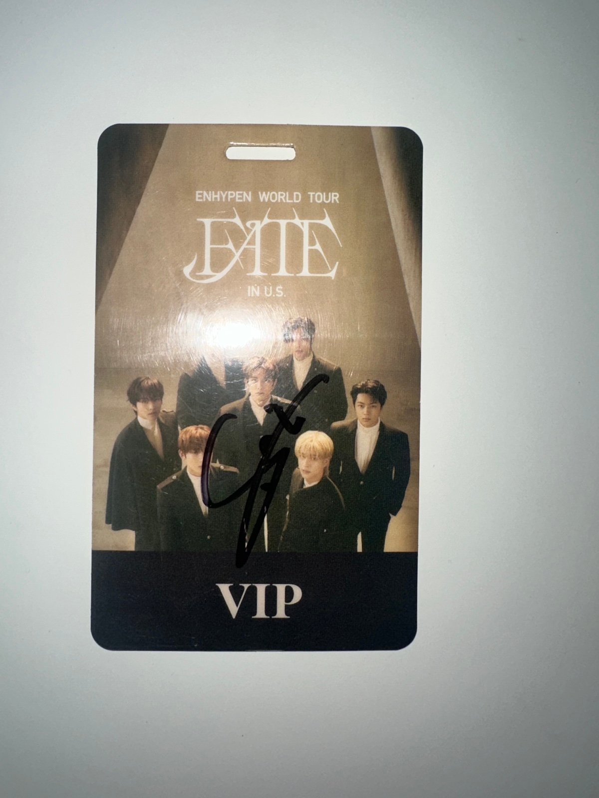 Wts enhypen signed badge by Sunoo