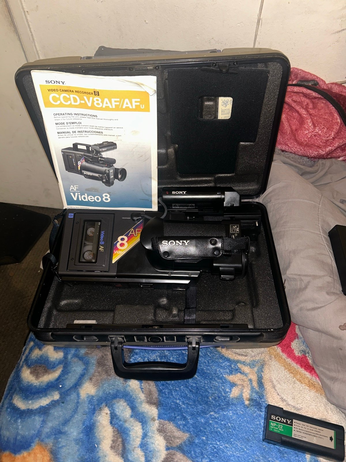 Accesories Sony CCD-V8AF RARE Video8 8mm Video Camera Recorder Camcorder w/ Case