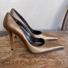 STUART WEITZMAN Classic Gold Leather Stiletto Pumps Metal Heels Woman’s 8M Spain