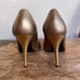 STUART WEITZMAN Classic Gold Leather Stiletto Pumps Metal Heels Woman’s 8M Spain