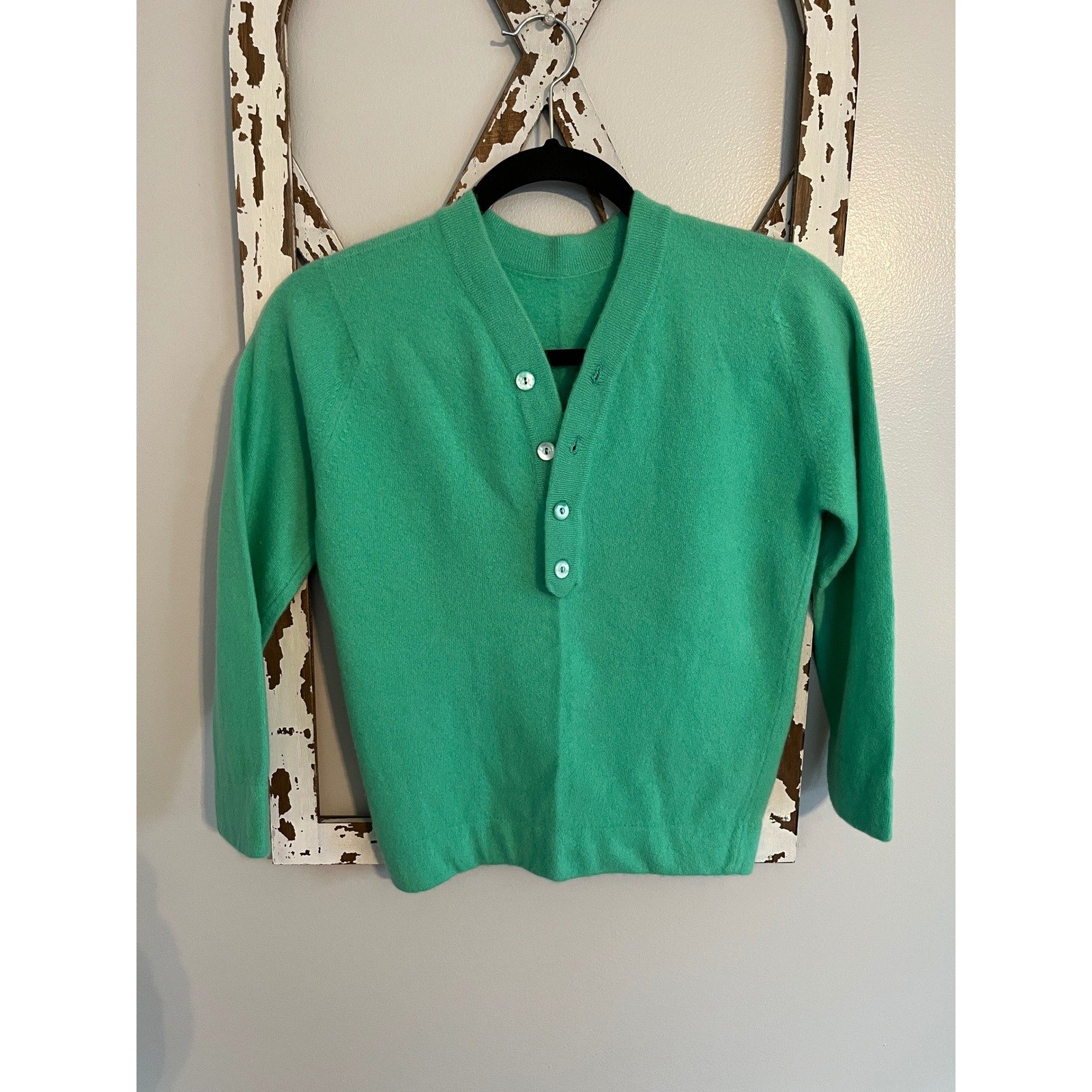 Vintage 1960s 100% Virgin Cashmere Green Sweater Button Detail Size XS/S